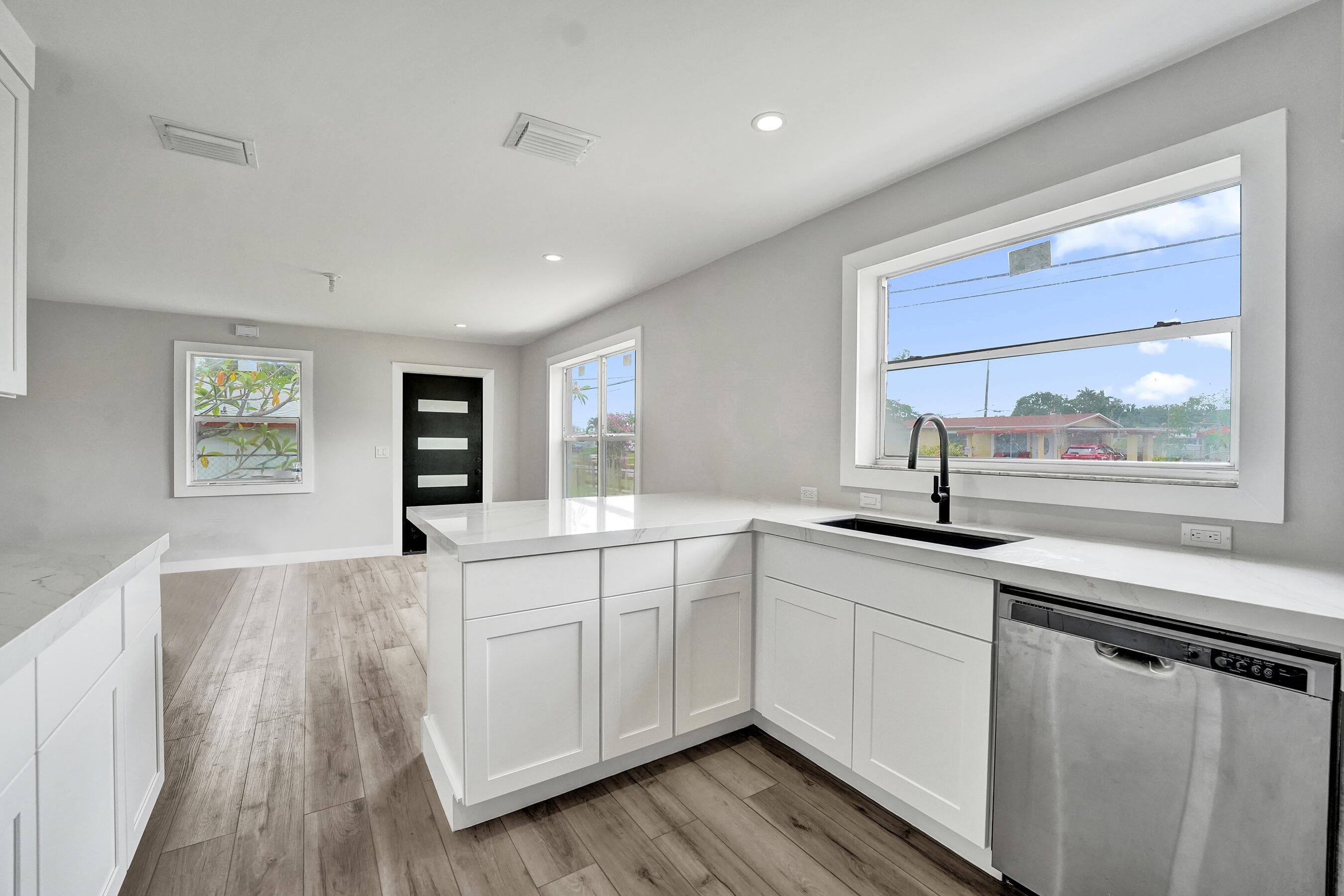 5601 SW 36th Court, Davie, FL 33314 — photo 13 of 56
