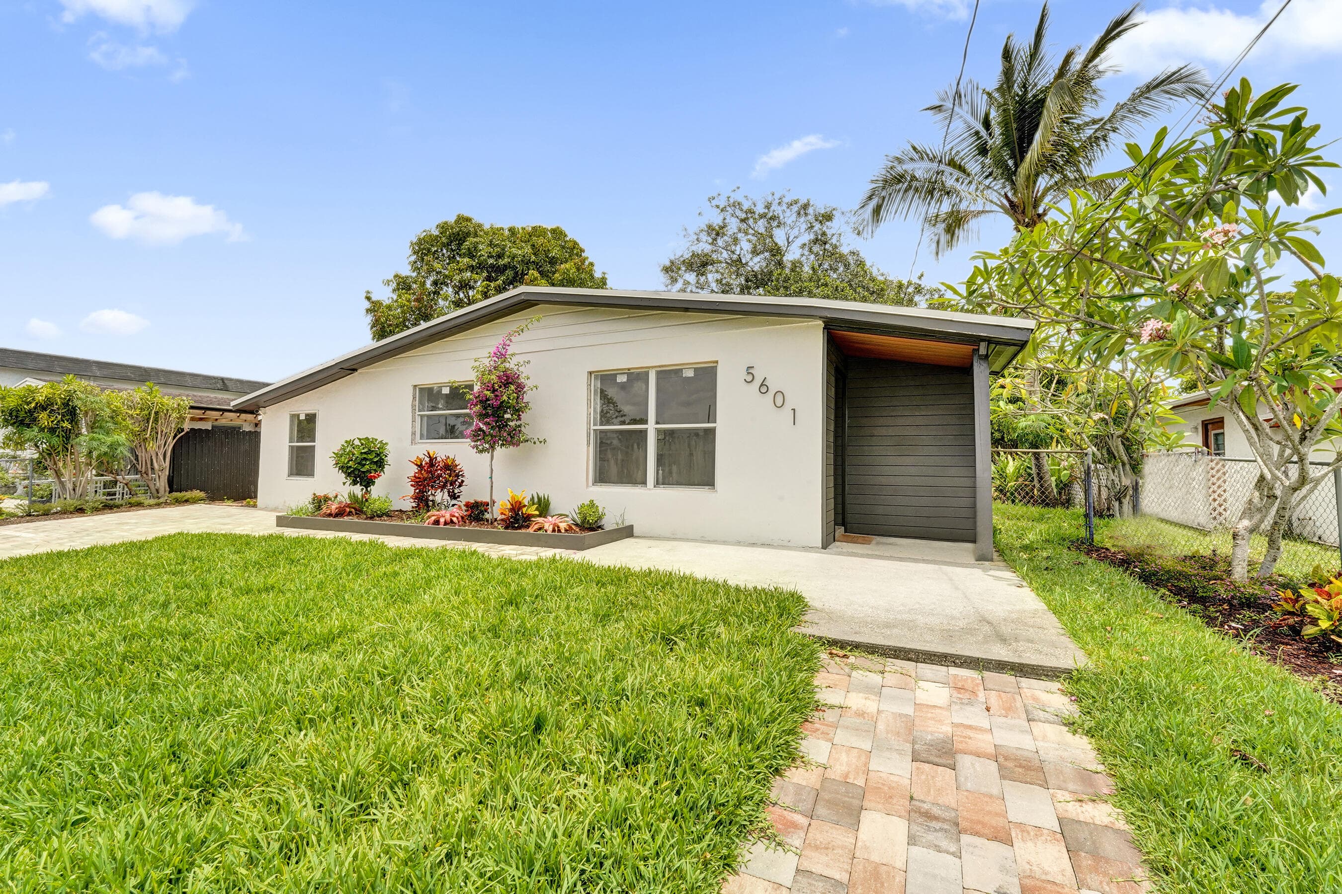 5601 SW 36th Court, Davie, FL 33314 — photo 5 of 56