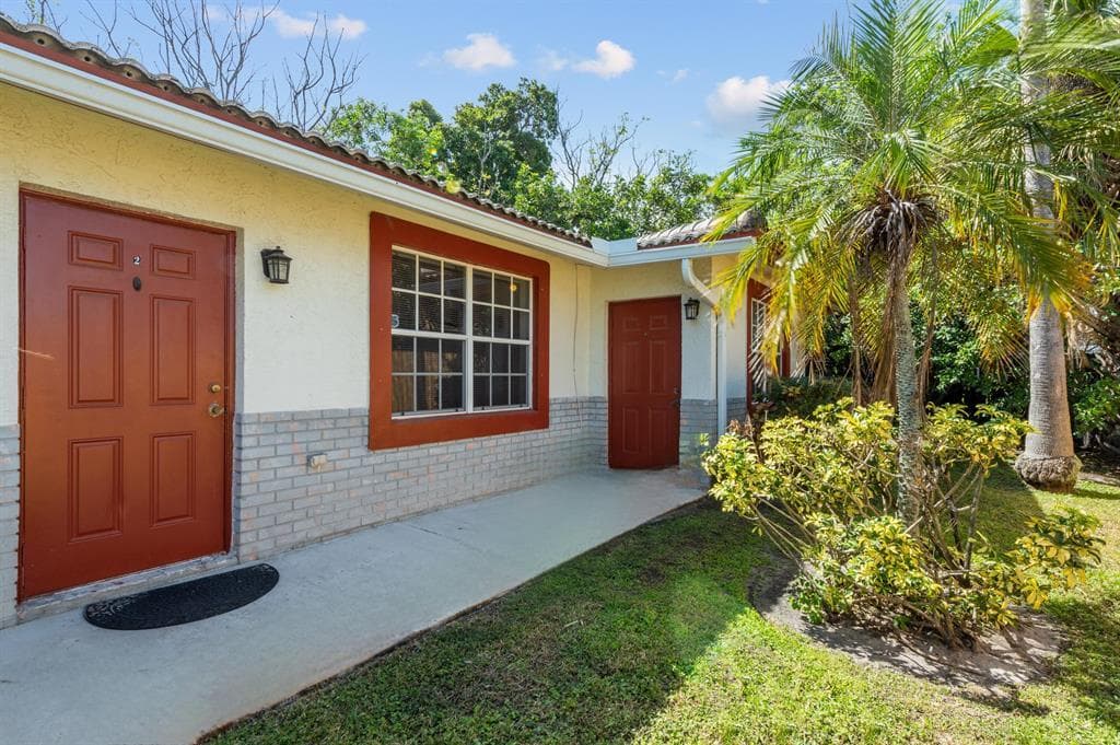 617 NW 15th Avenue, Pompano Beach, FL 33069 — photo 4 of 31