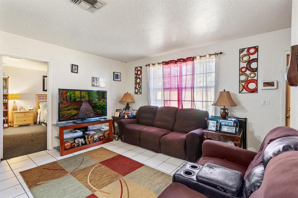 617 NW 15th Avenue, Pompano Beach, FL 33069 — photo 10 of 31