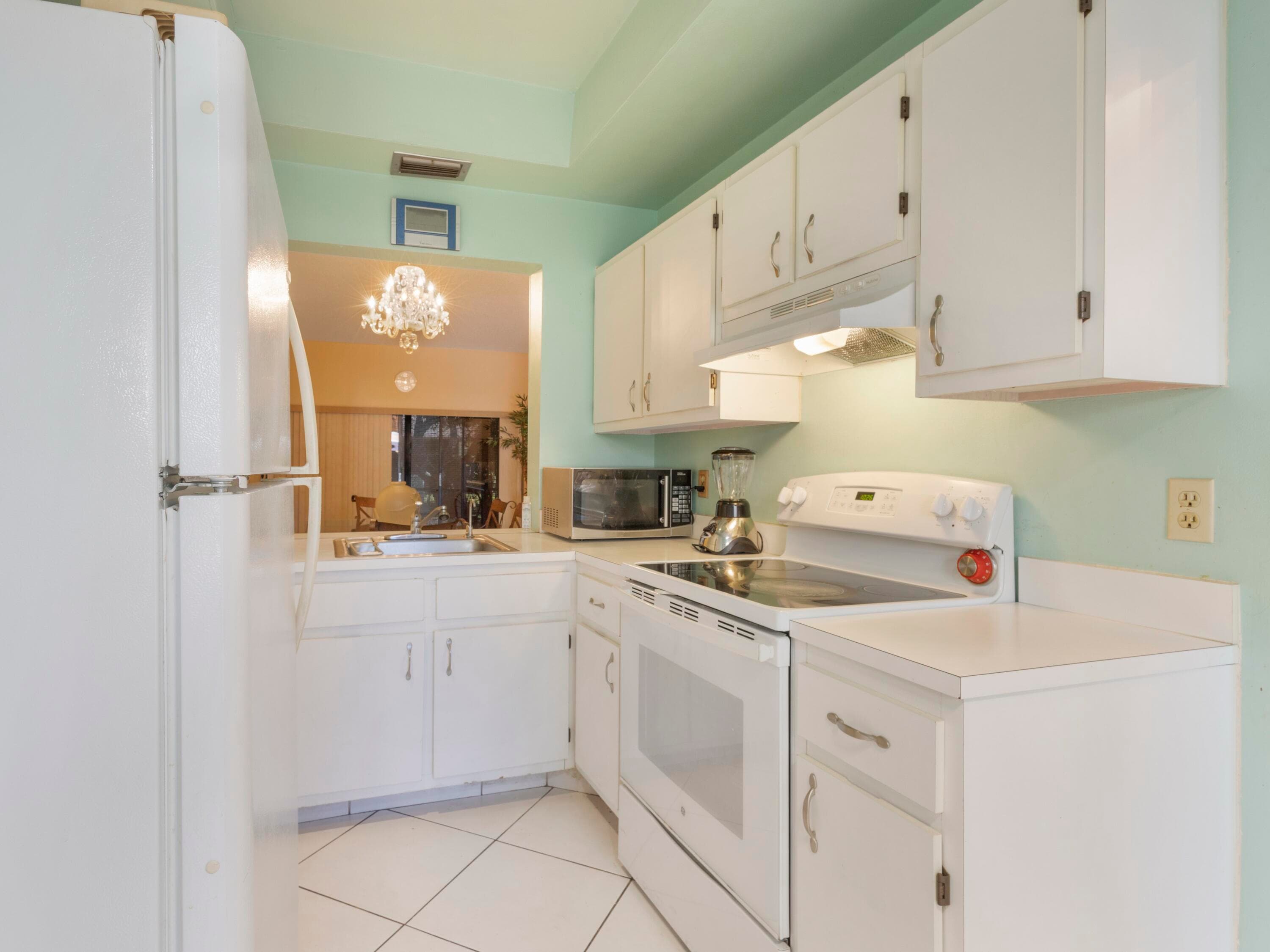 3928 Vine Trail B, Lake Worth, FL 33467 — photo 9 of 27