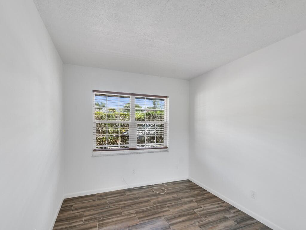 7503 Kenwood Road, Fort Pierce, FL 34951 — photo 13 of 43