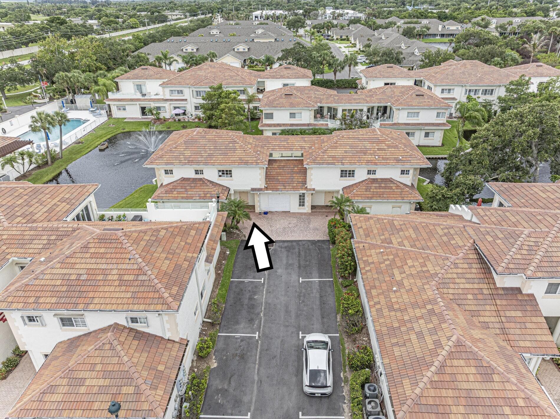 524 7th Square 101, Vero Beach, FL 32962 — photo 2 of 33