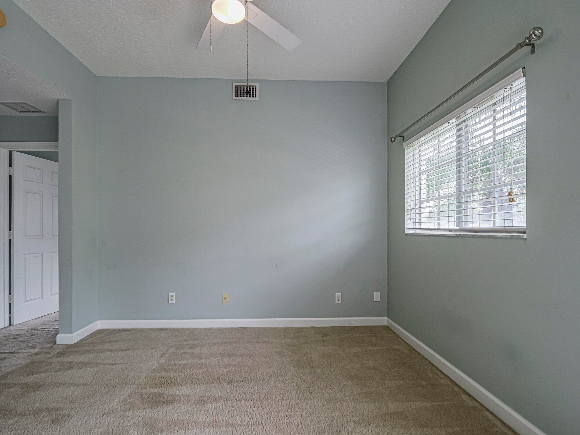 524 7th Square 101, Vero Beach, FL 32962 — photo 12 of 33