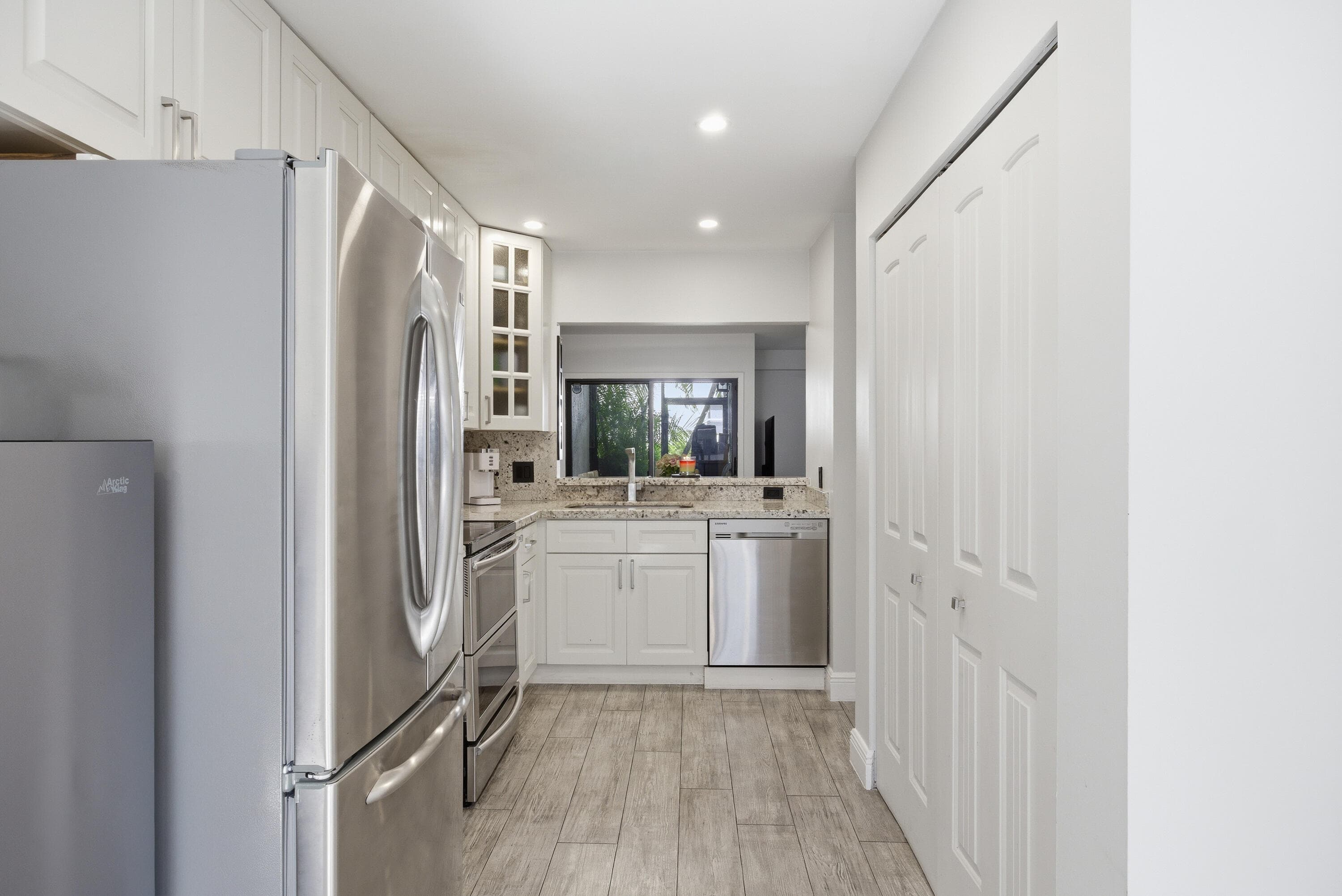 1512 N 15th Terrace, Hollywood, FL 33020 — photo 5 of 40