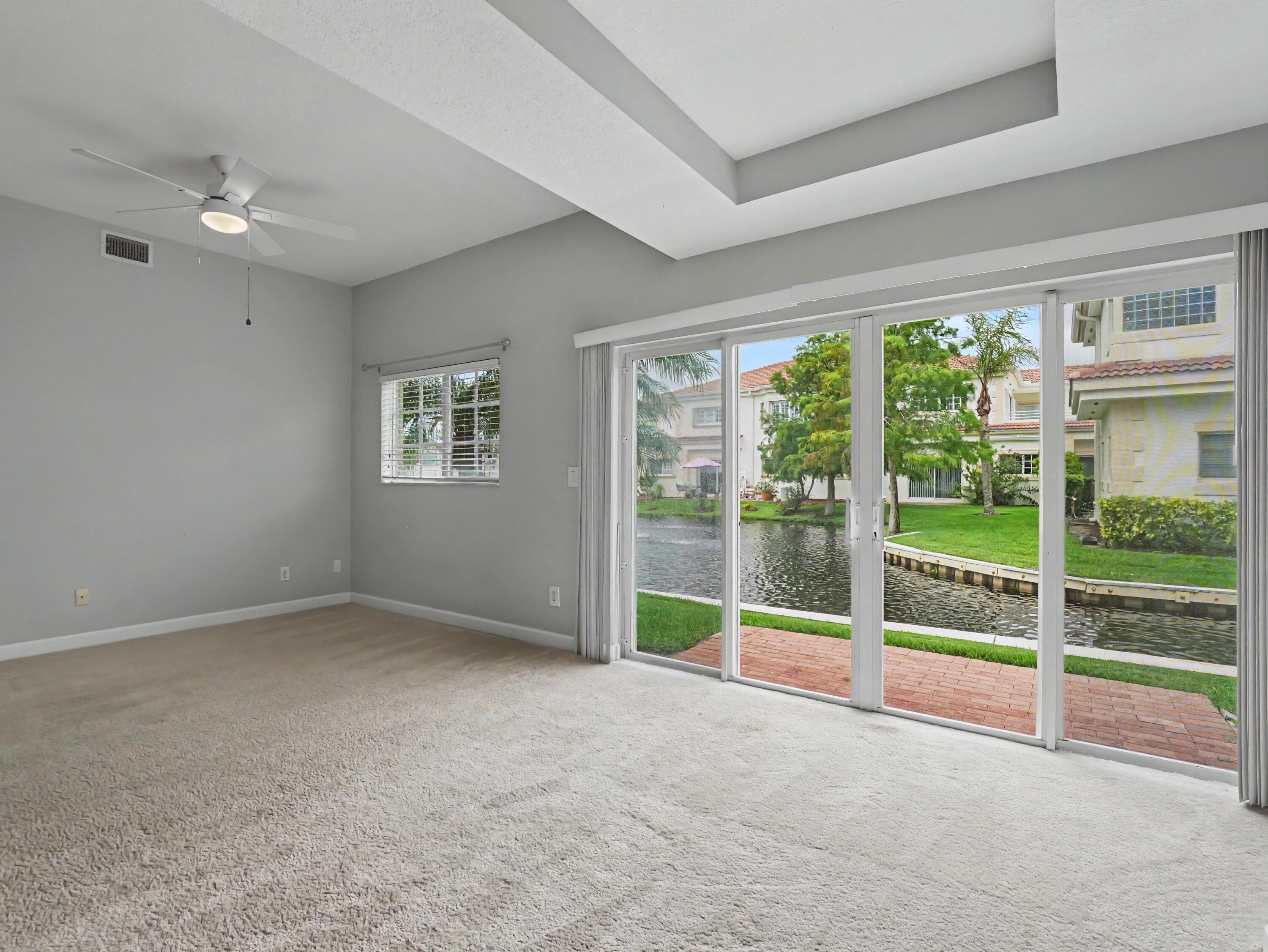 524 7th Square 101, Vero Beach, FL 32962 — photo 6 of 33
