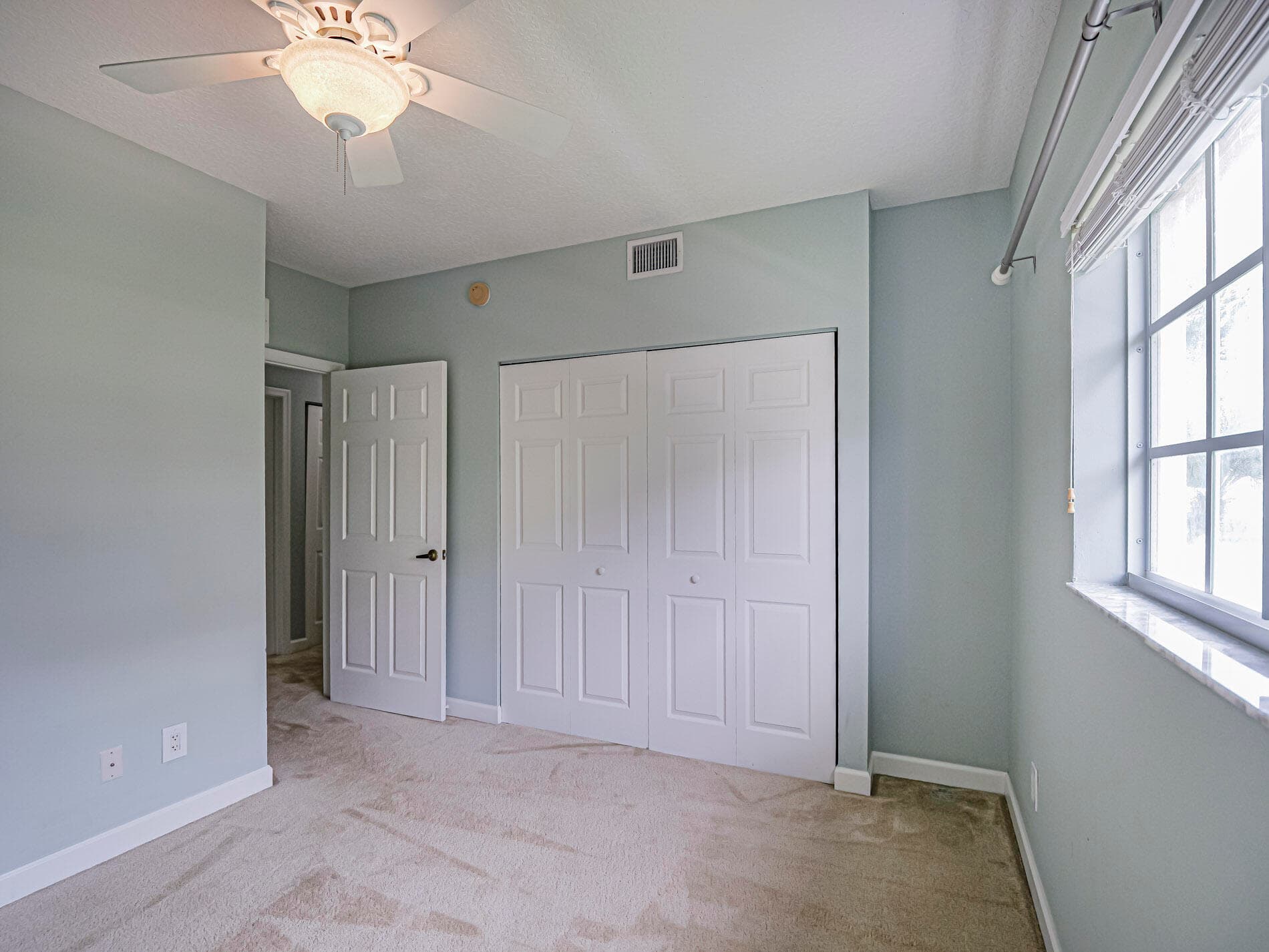 524 7th Square 101, Vero Beach, FL 32962 — photo 14 of 33