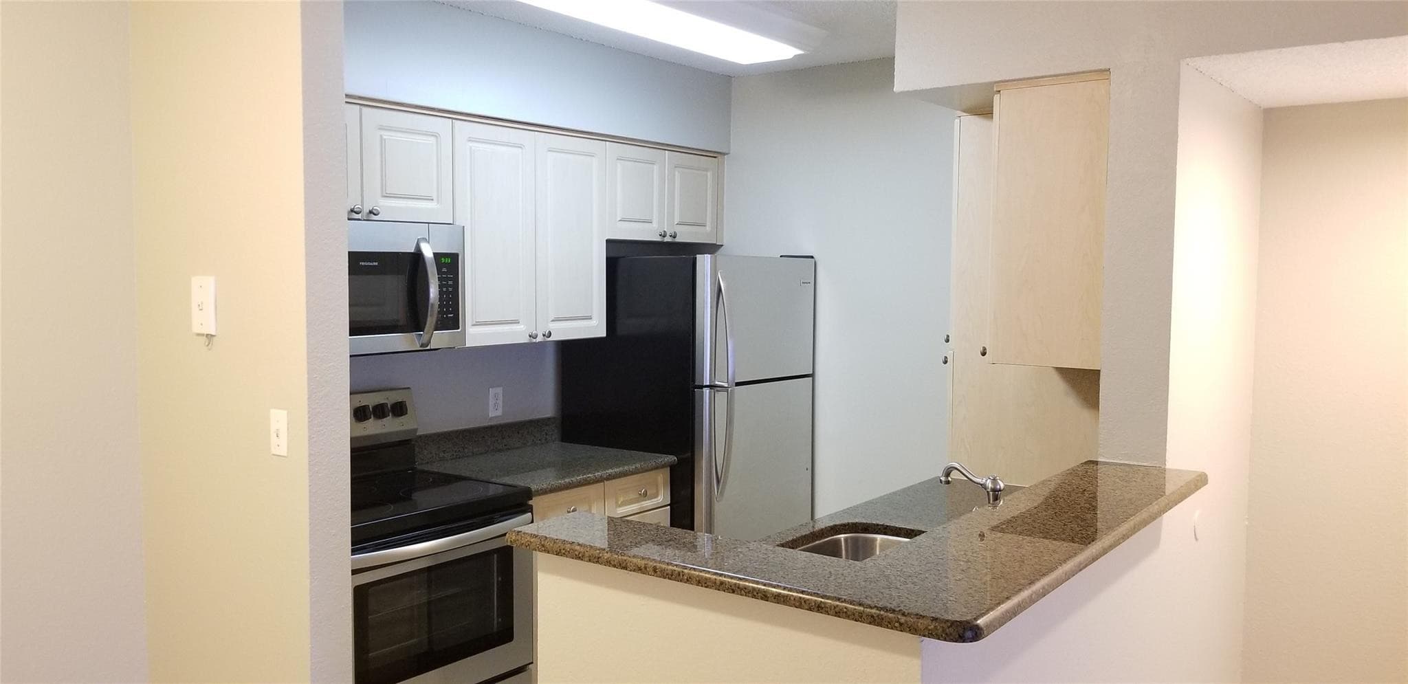 2846 S University Drive 4205, Davie, FL 33328 — photo 3 of 8