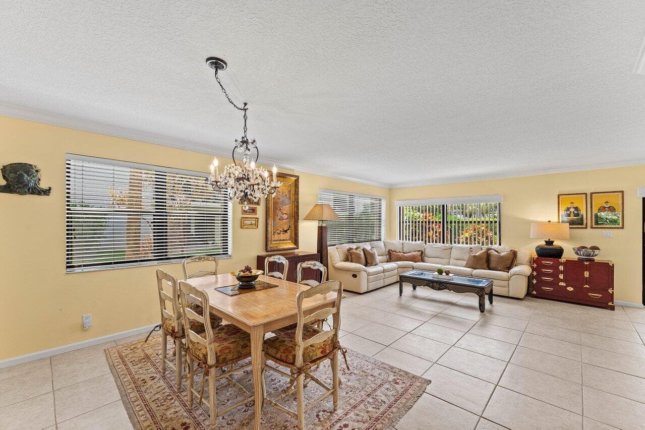 372 Golfview Road 101, North Palm Beach, FL 33408 — photo 14 of 32