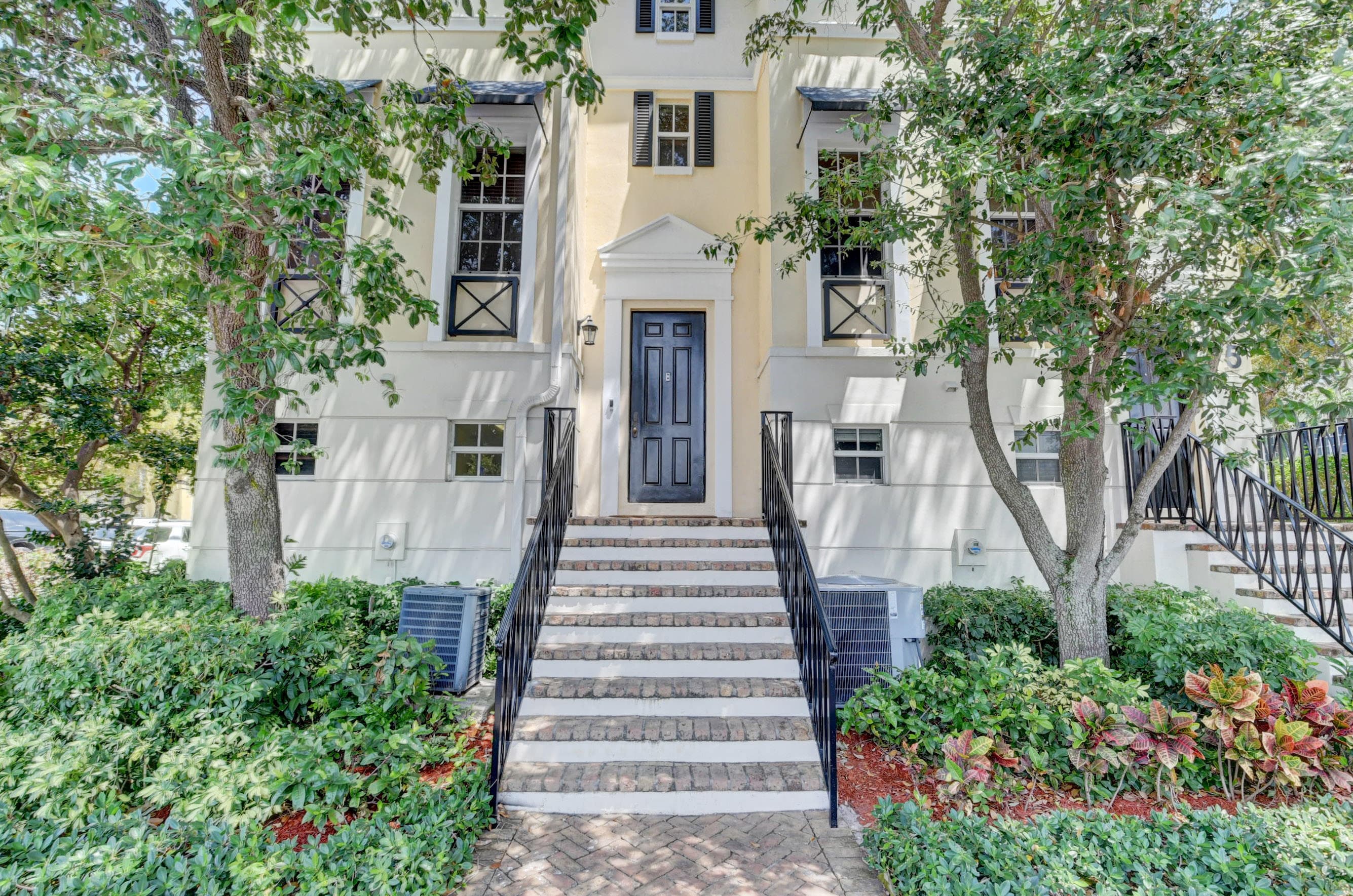 75 NE 5th Avenue NE U, Delray Beach, FL 33483 — photo 1 of 31