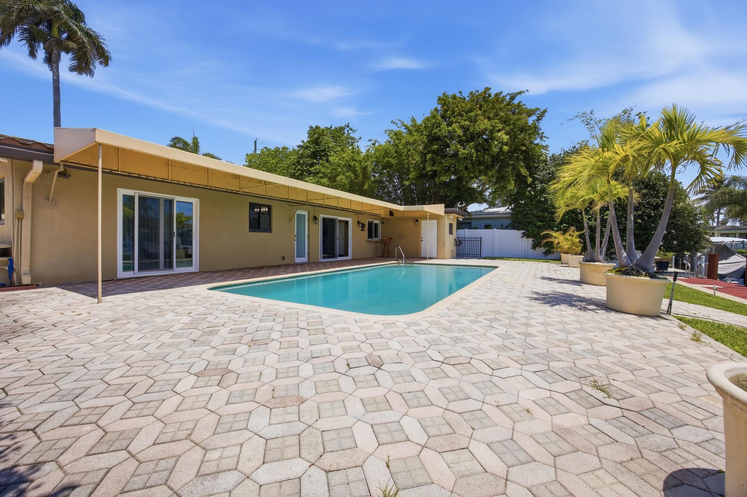 730 SE 3rd Terrace, Pompano Beach, FL 33060 — photo 11 of 37