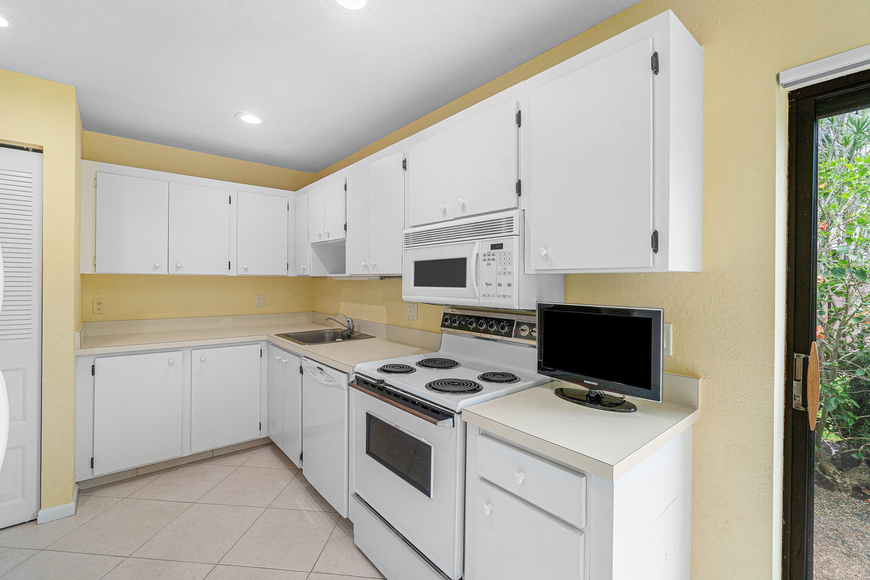21 Southport Lane C, Boynton Beach, FL 33436 — photo 17 of 54