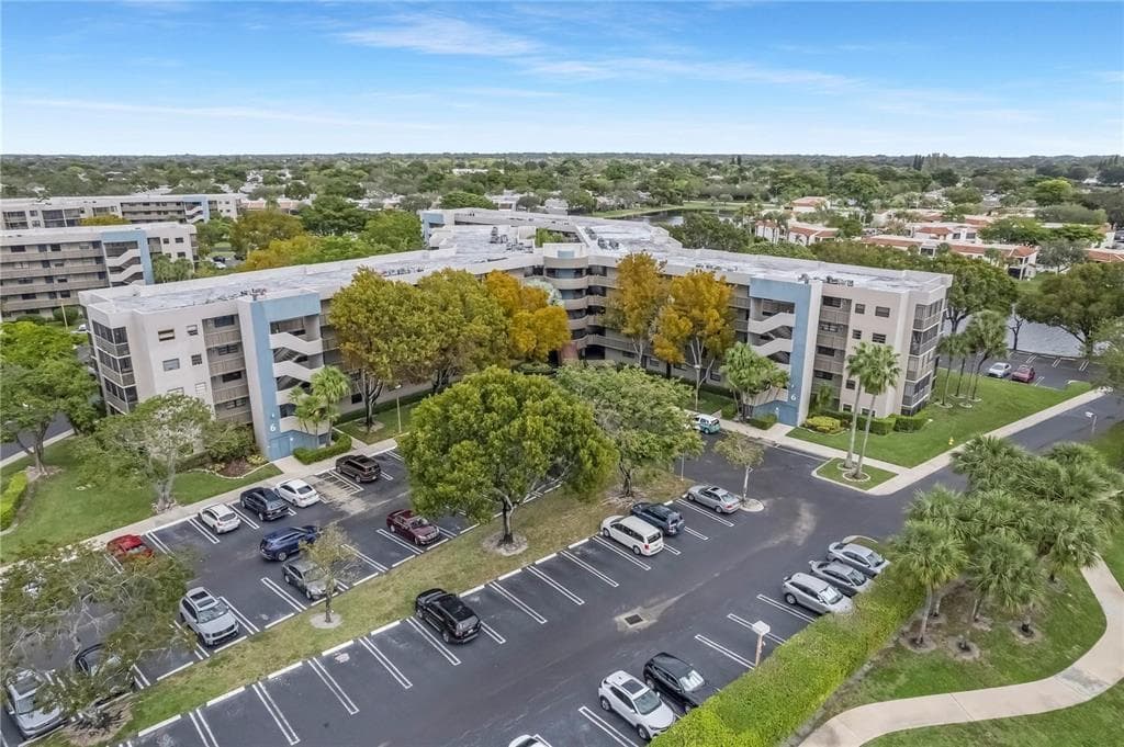 901 Colony Point Circle 523, Pembroke Pines, FL 33026 — photo 35 of 45