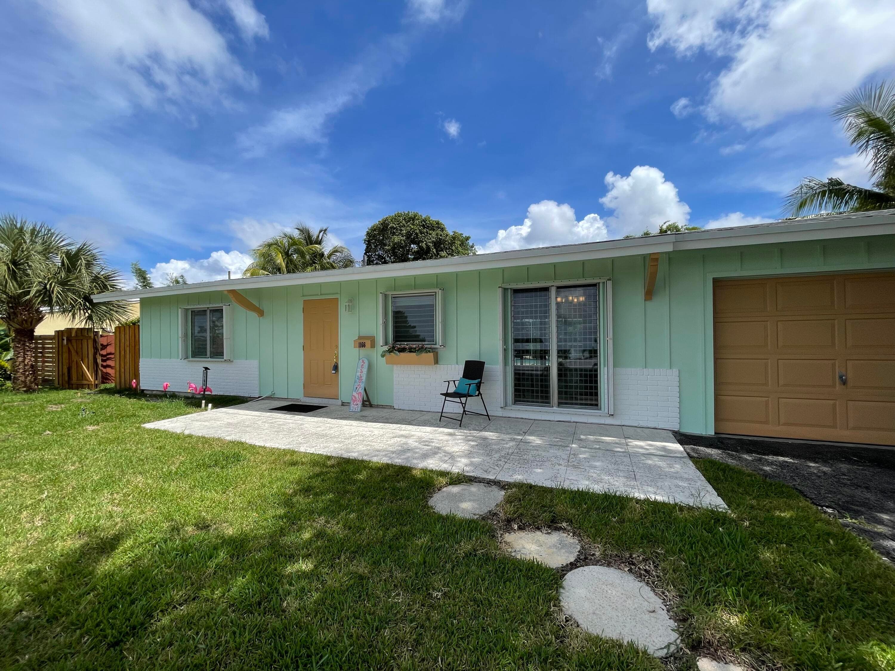 1166 SW 4th Street, Boca Raton, FL 33486 — photo 3 of 37
