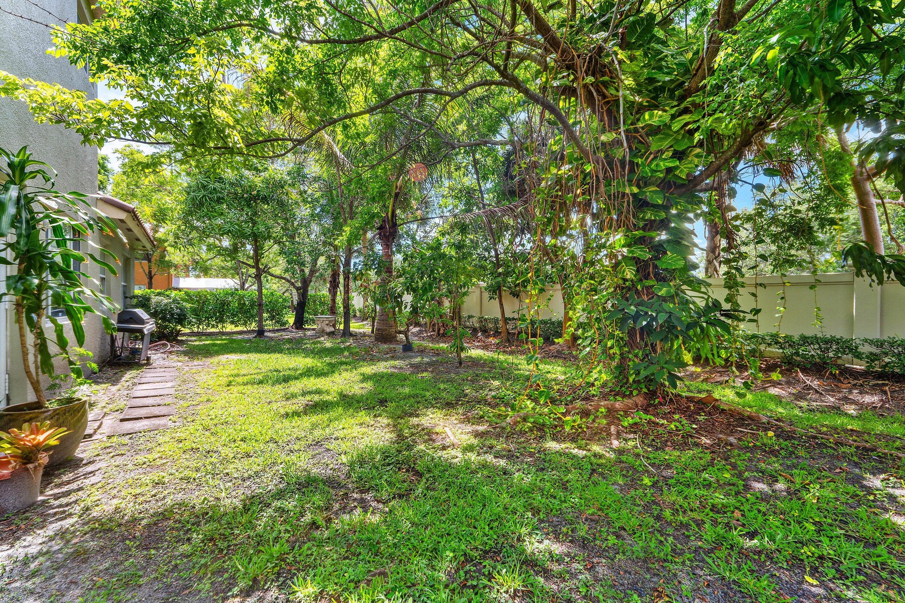 599 Cresta Circle, West Palm Beach, FL 33413 — photo 38 of 51