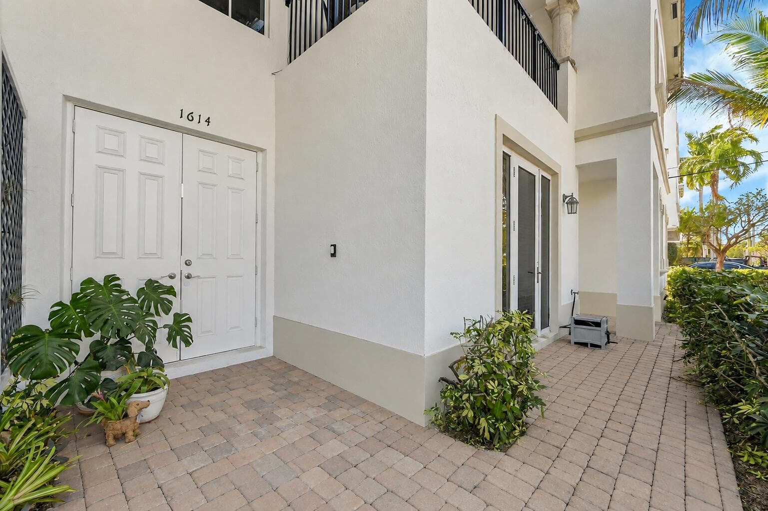 1614 NE 9th Street, Fort Lauderdale, FL 33304 — photo 2 of 31
