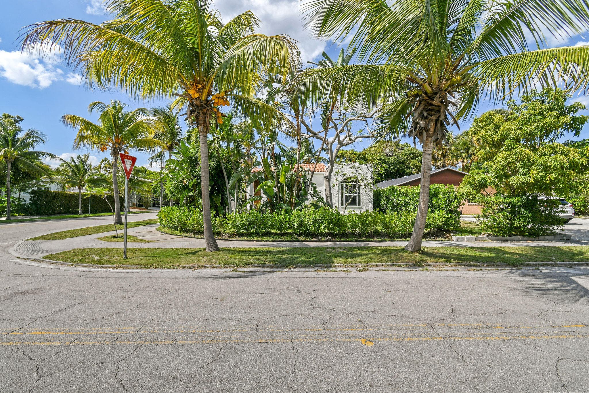 2118 Florida Avenue, West Palm Beach, FL 33401 — photo 3 of 34