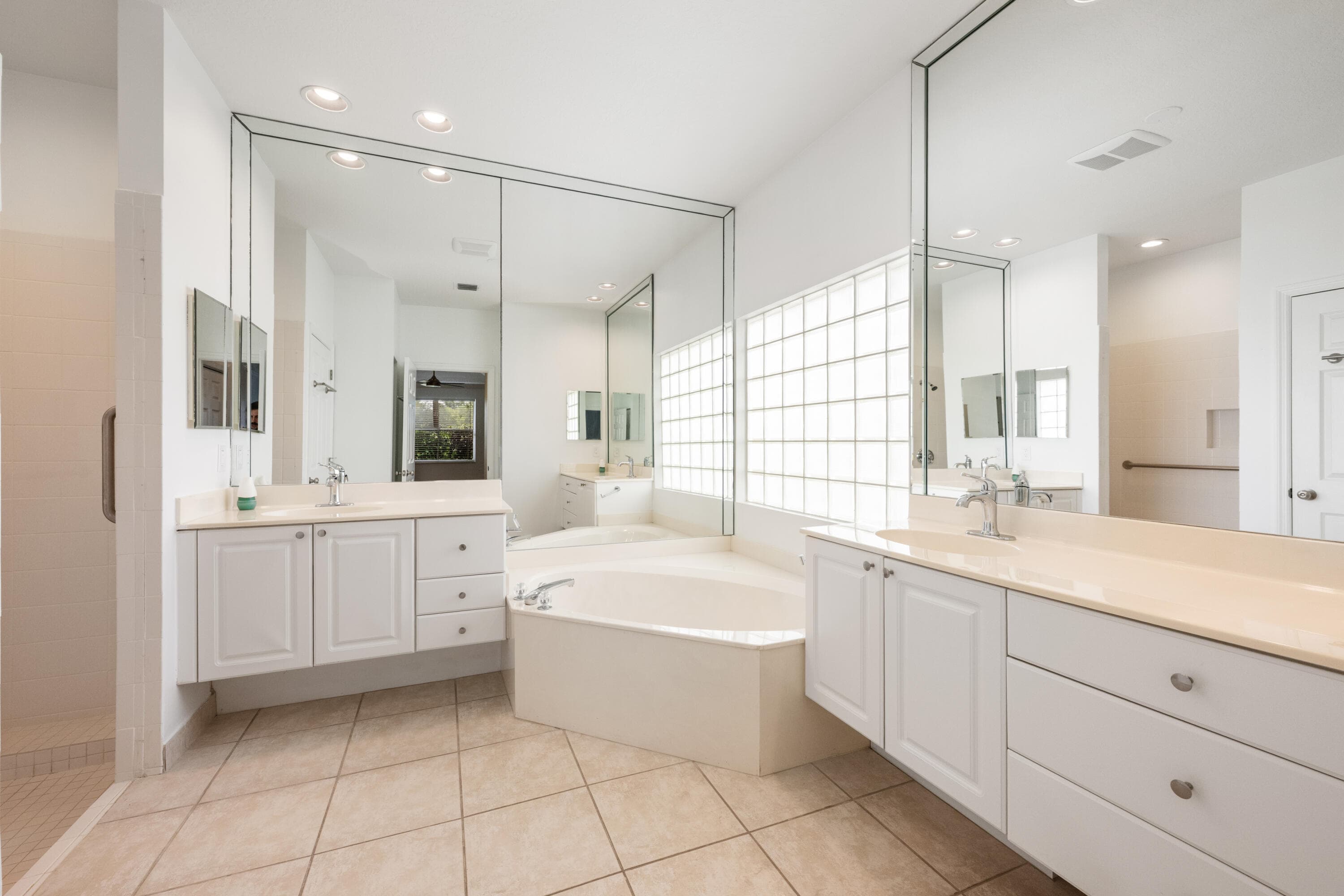 13850 Vía Vittoria, Delray Beach, FL 33446 — photo 11 of 19