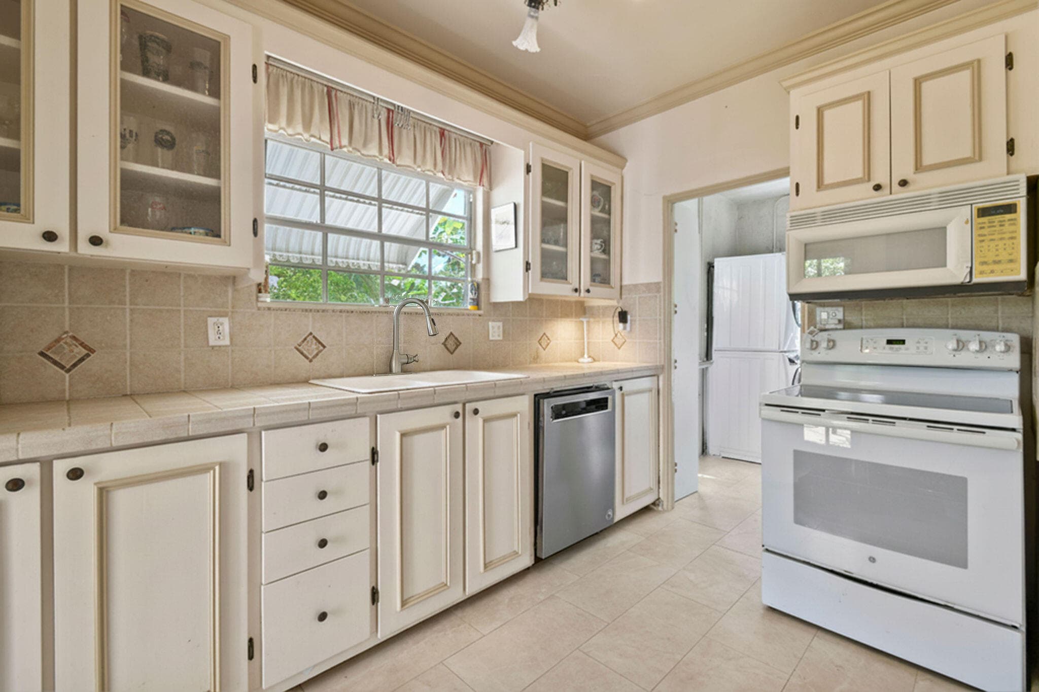 2118 Florida Avenue, West Palm Beach, FL 33401 — photo 16 of 34