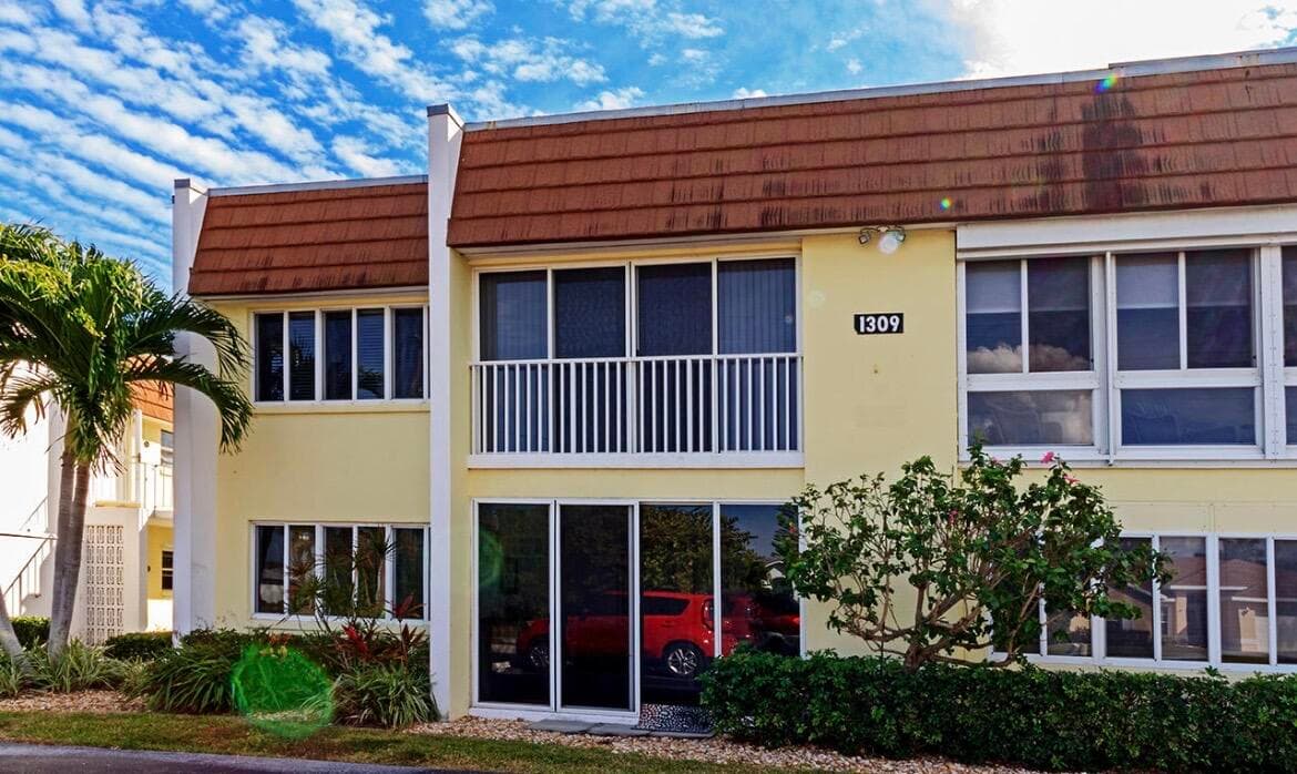 1309 Bayshore Drive 203, Fort Pierce, FL 34949 — photo 5 of 40