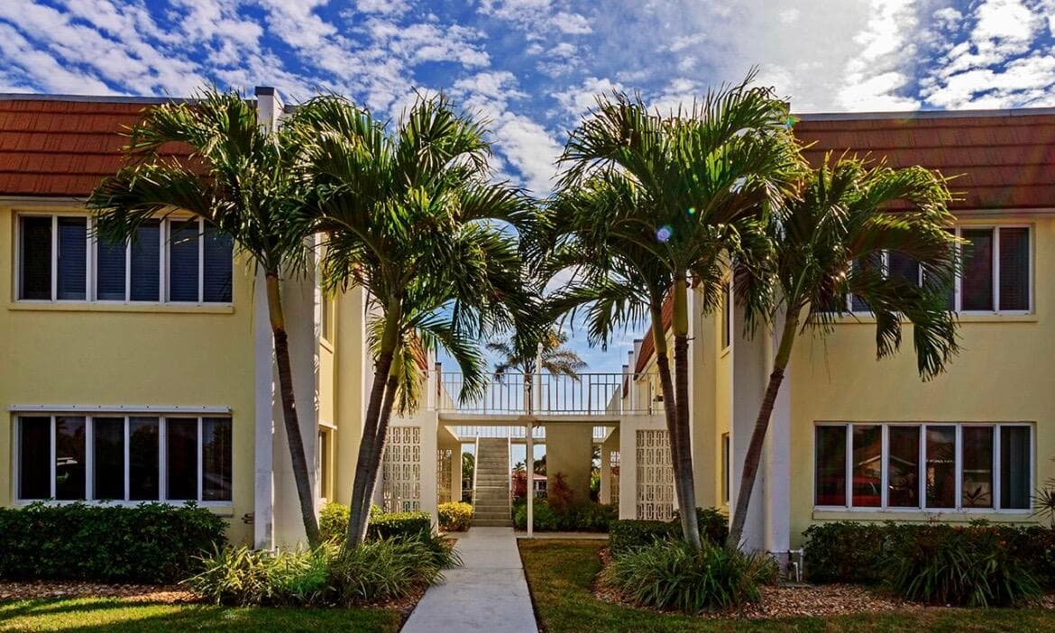1309 Bayshore Drive 203, Fort Pierce, FL 34949 — photo 4 of 40