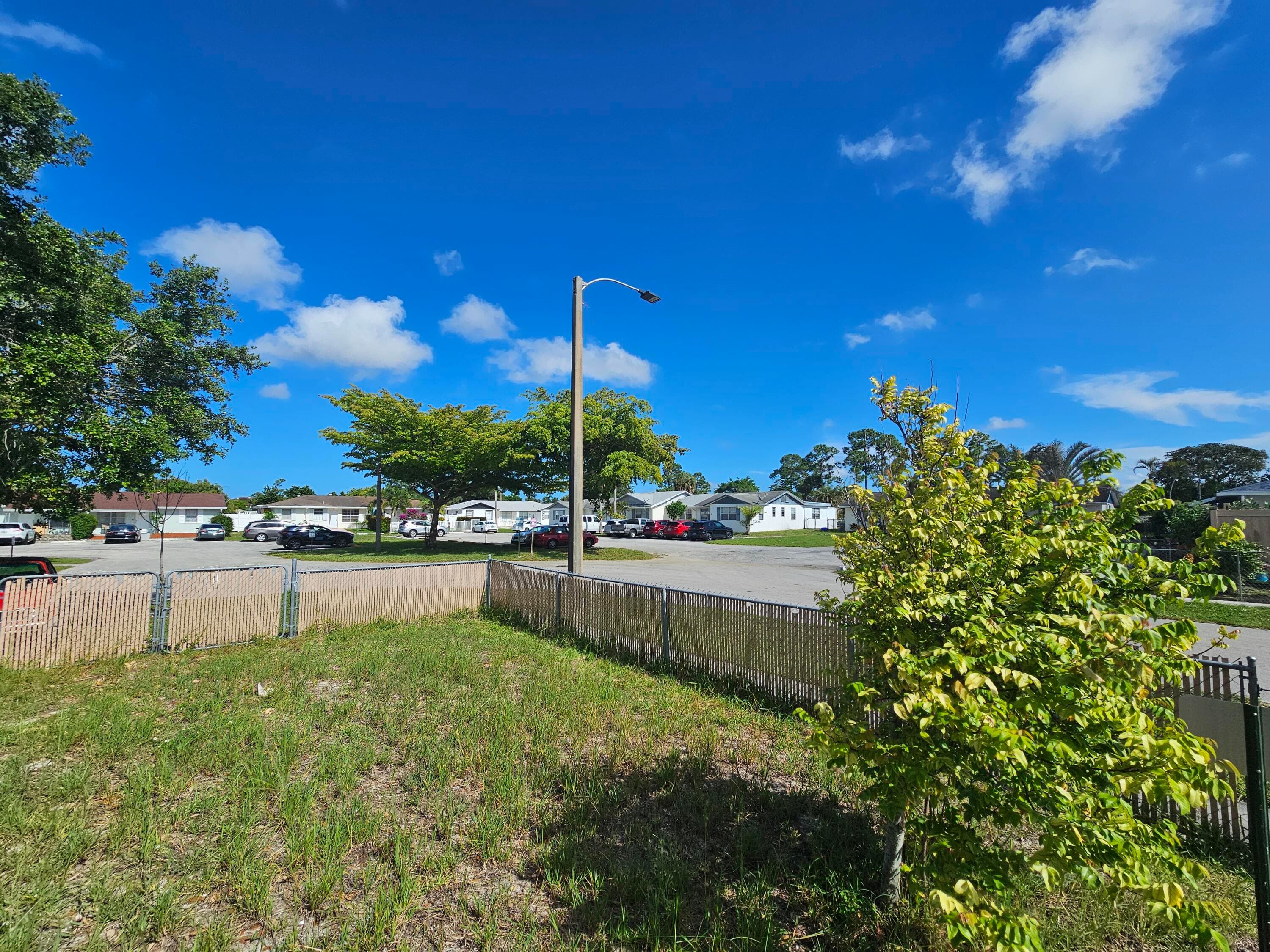 773 E Ilene Rd Road E, West Palm Beach, FL 33415 — photo 4 of 5
