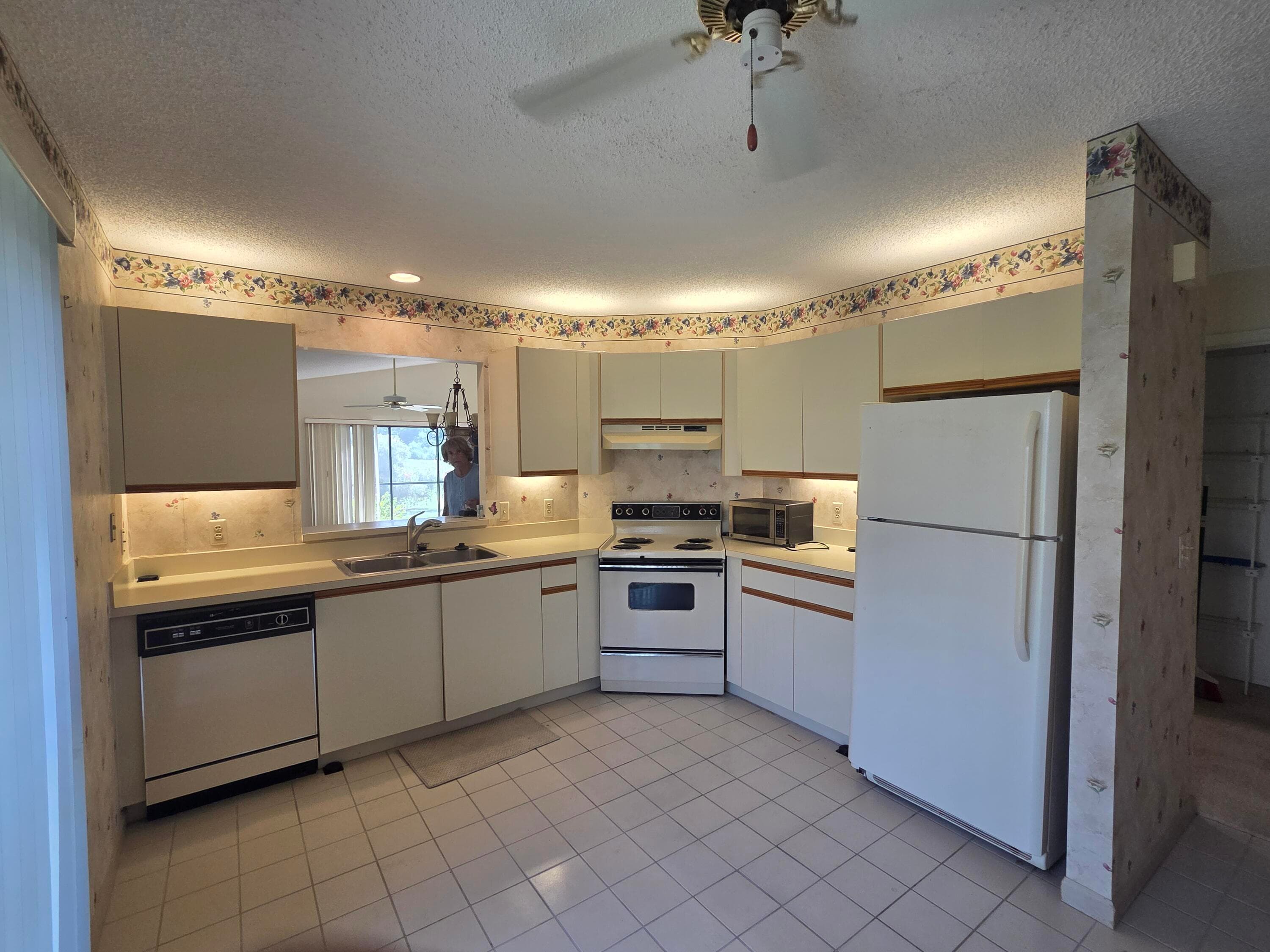 6856 SE Bunker Hill Drive, Hobe Sound, FL 33455 — photo 4 of 24