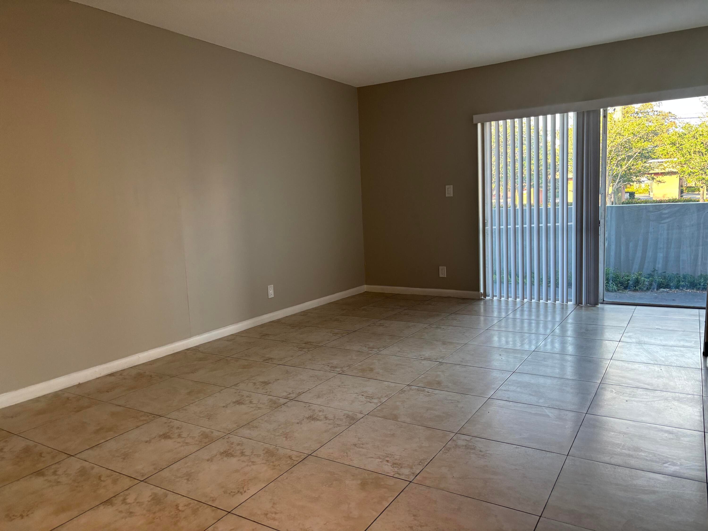 491 NW 42nd Avenue 4, Plantation, FL 33317 — photo 4 of 20