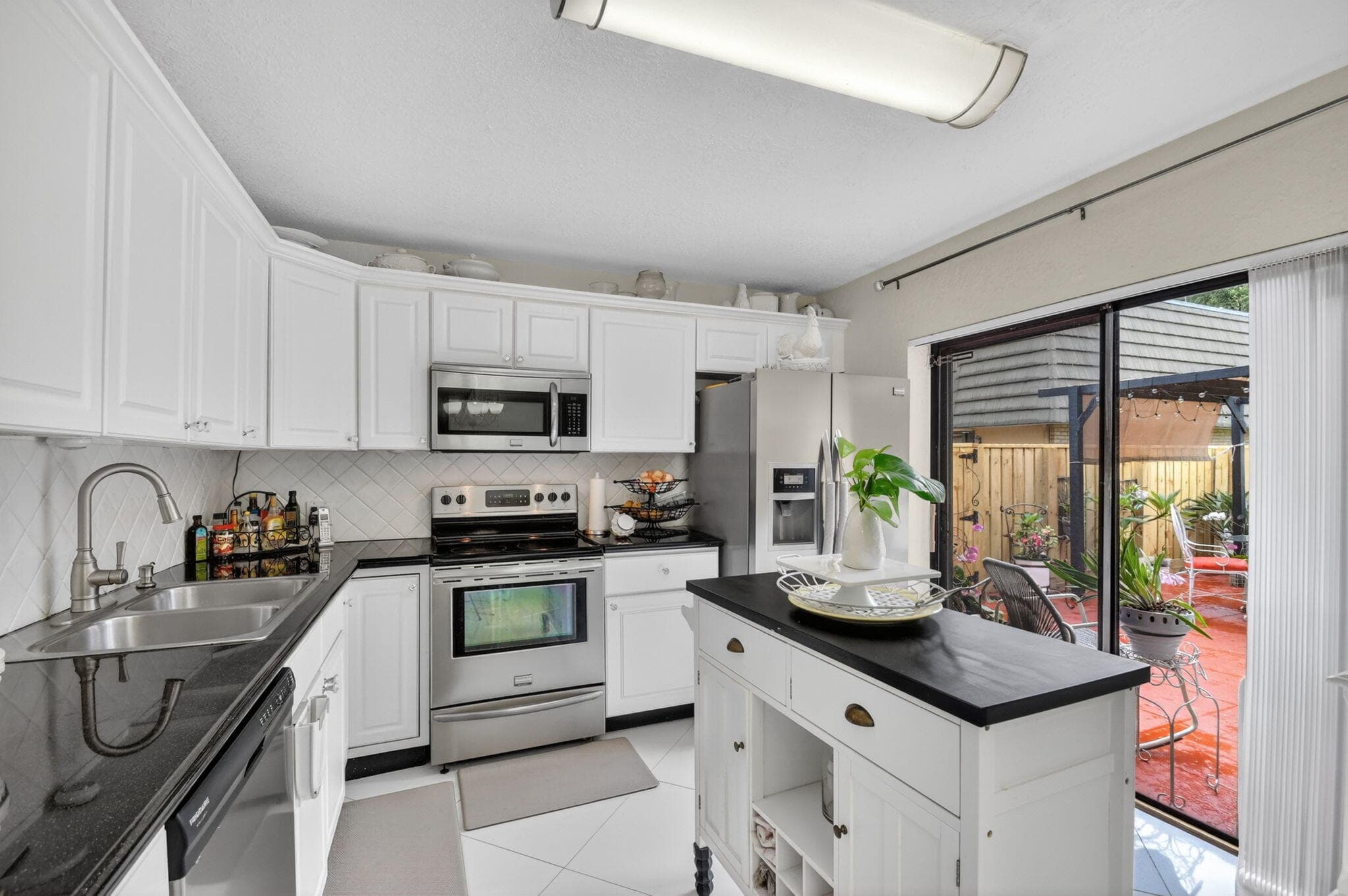 315 3rd Way, West Palm Beach, FL 33407 — photo 12 of 90