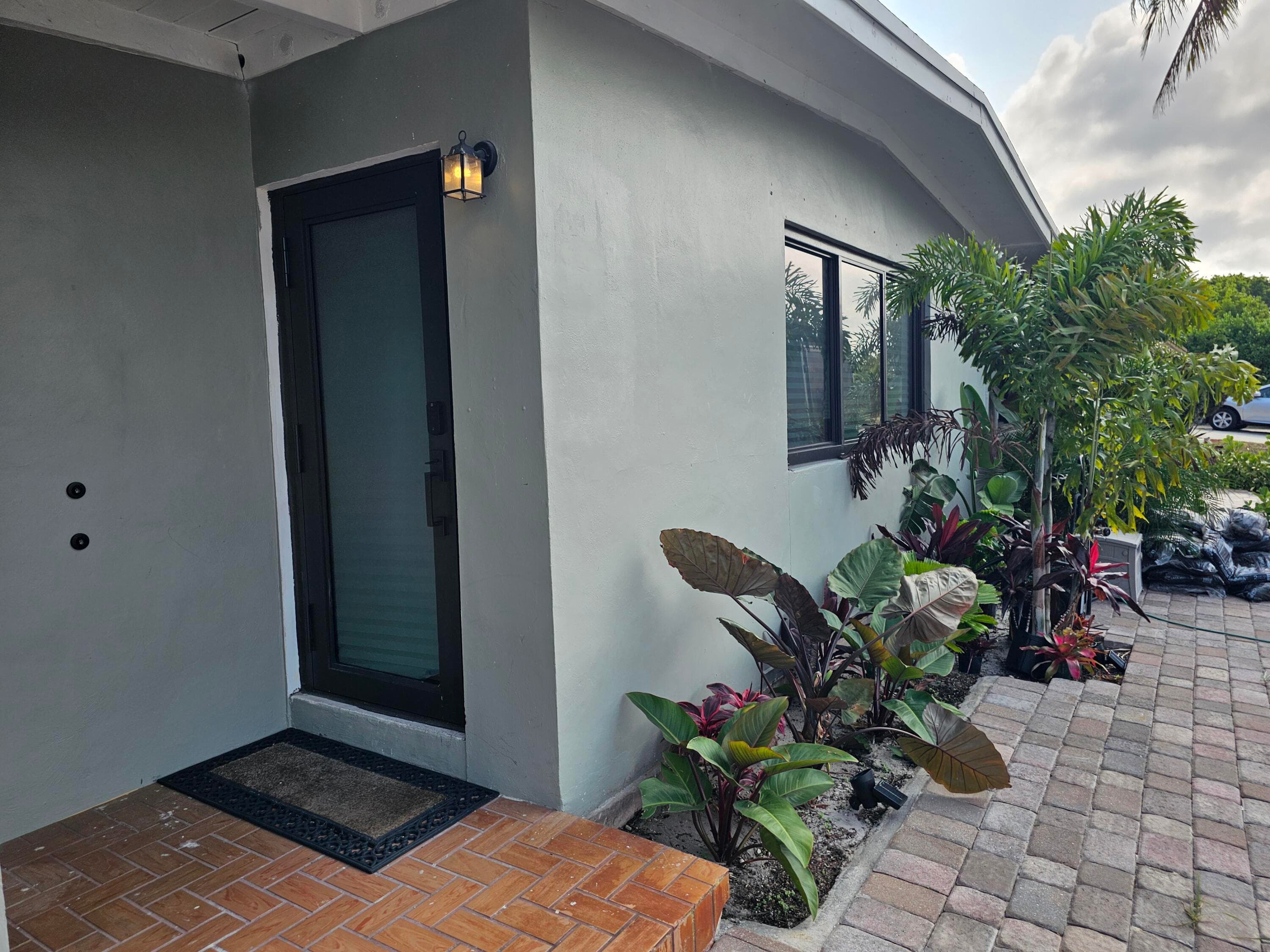 1330 NE 41st Drive 1, Pompano Beach, FL 33064 — photo 1 of 10