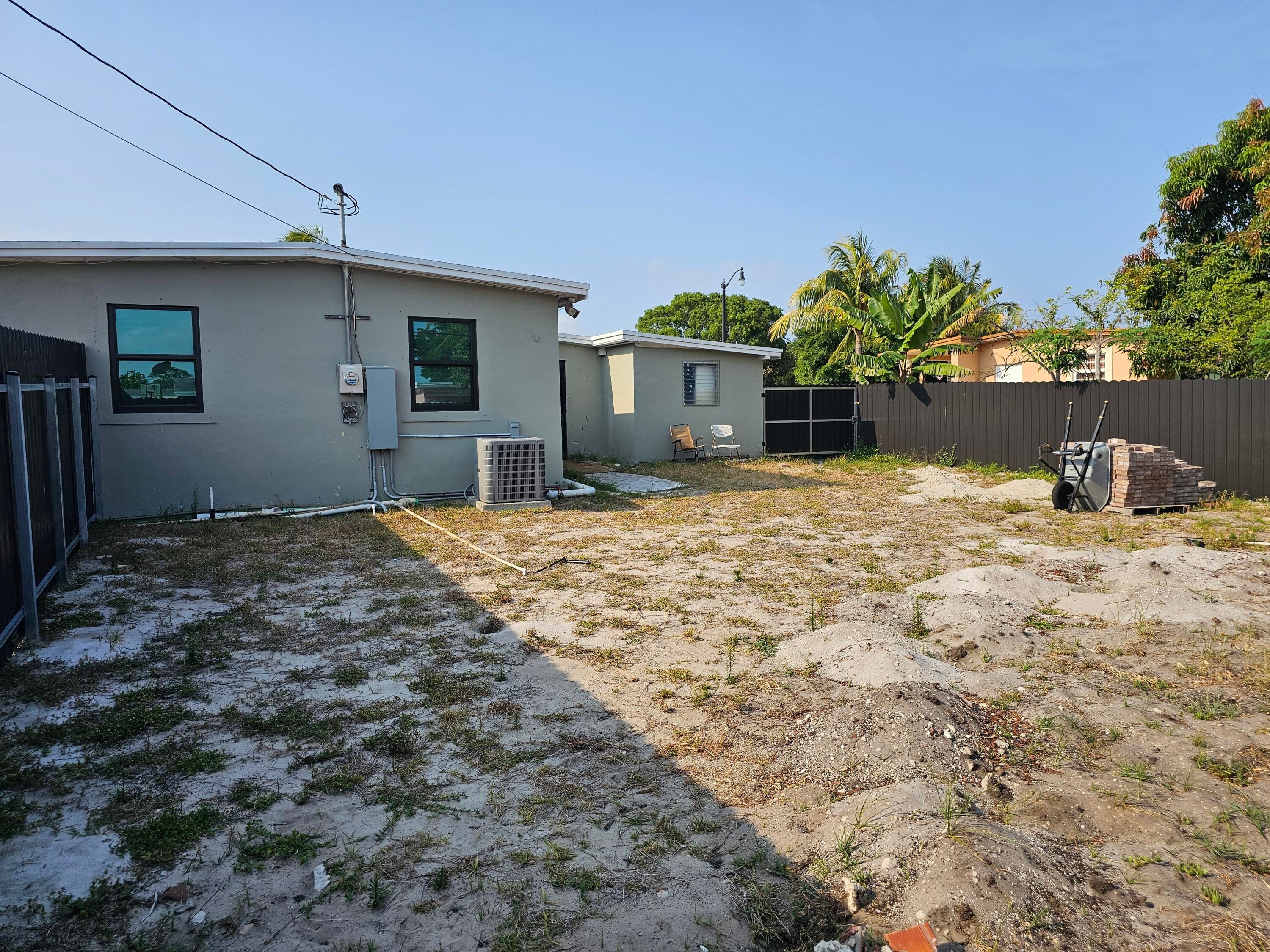 1330 NE 41st Drive 1, Pompano Beach, FL 33064 — photo 3 of 10