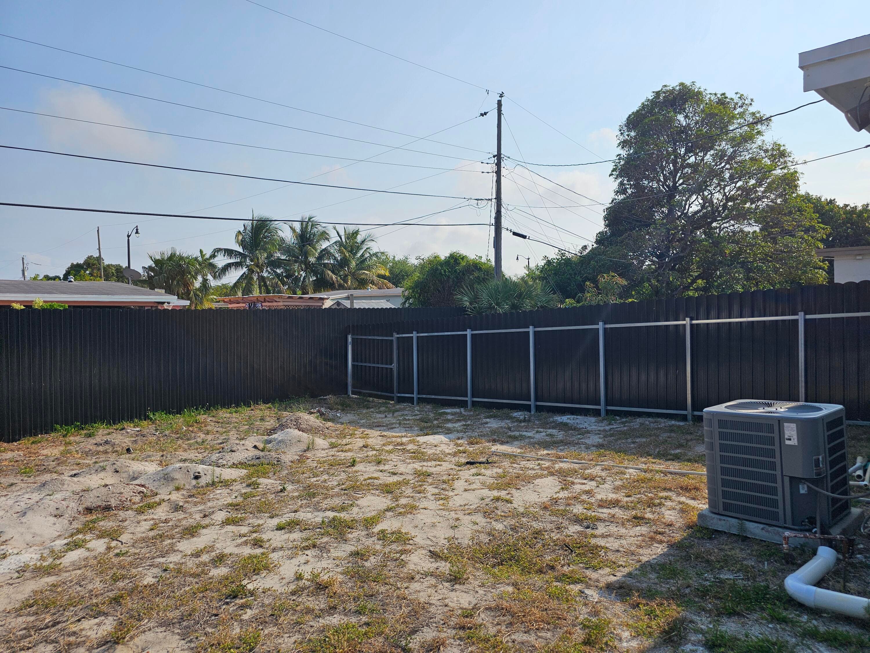 1330 NE 41st Drive 1, Pompano Beach, FL 33064 — photo 4 of 10