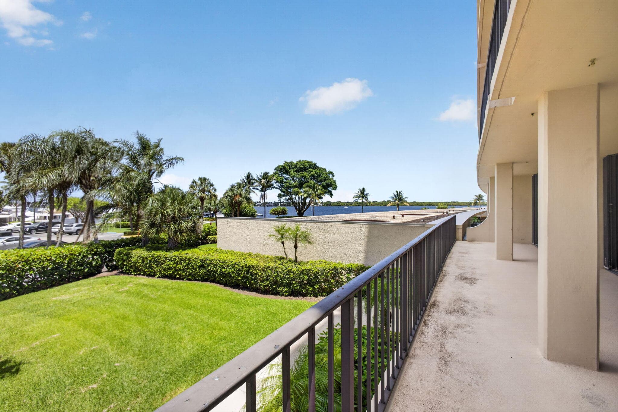 136 Lakeshore Drive, North Palm Beach, FL 33408 — photo 2 of 57