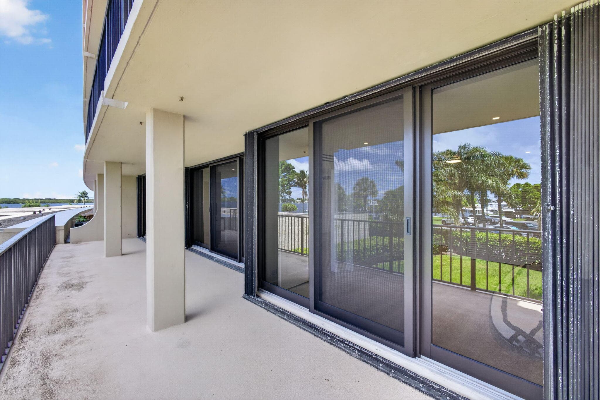 136 Lakeshore Drive, North Palm Beach, FL 33408 — photo 4 of 57