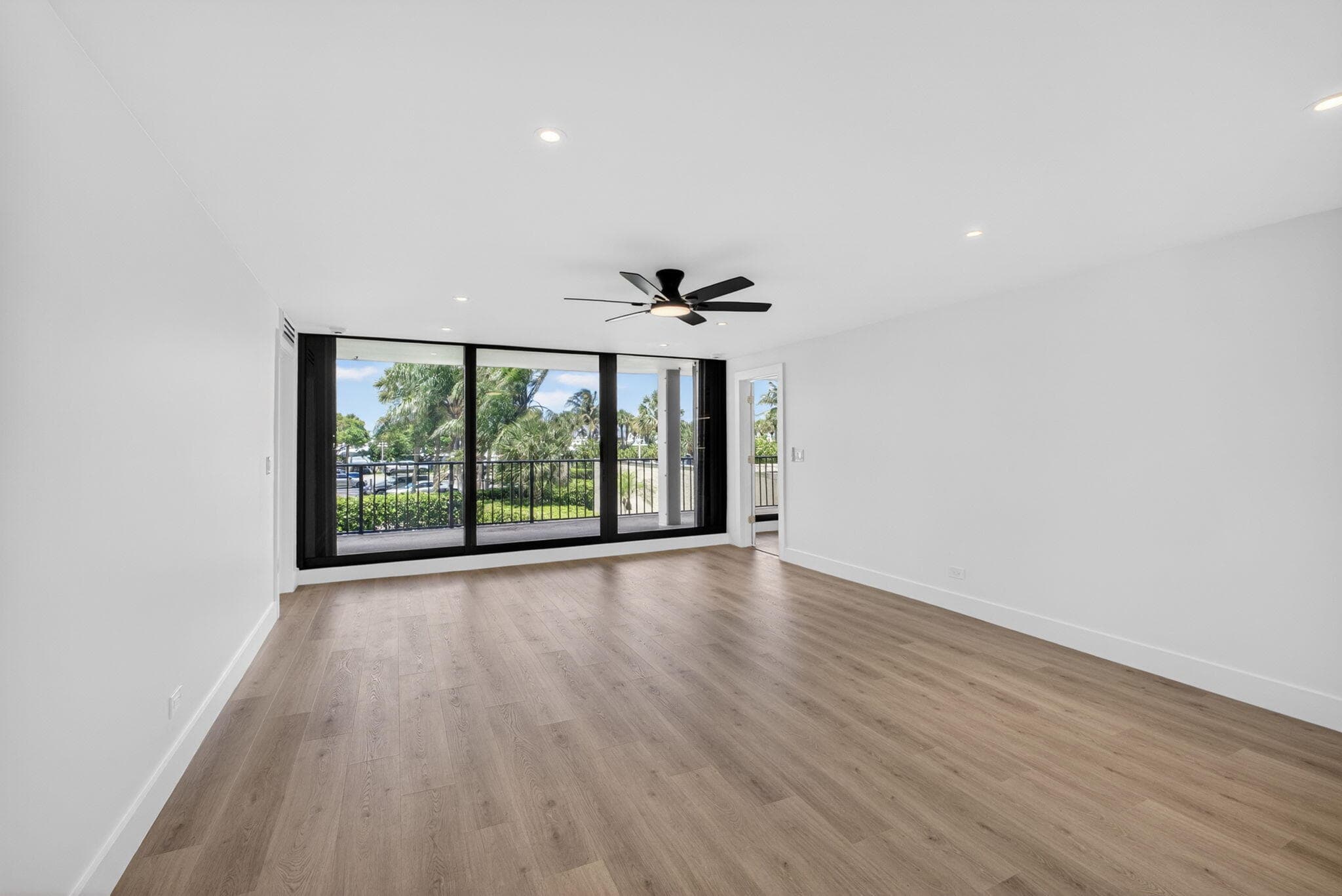 136 Lakeshore Drive, North Palm Beach, FL 33408 — photo 13 of 57