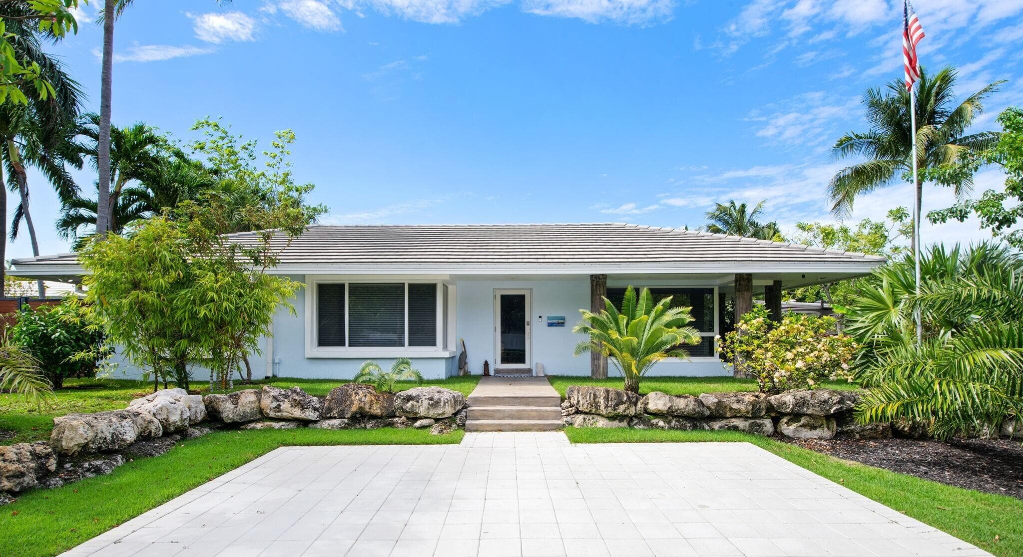 2417 SE 19th Place, Fort Lauderdale, FL 33316 — photo 1 of 27