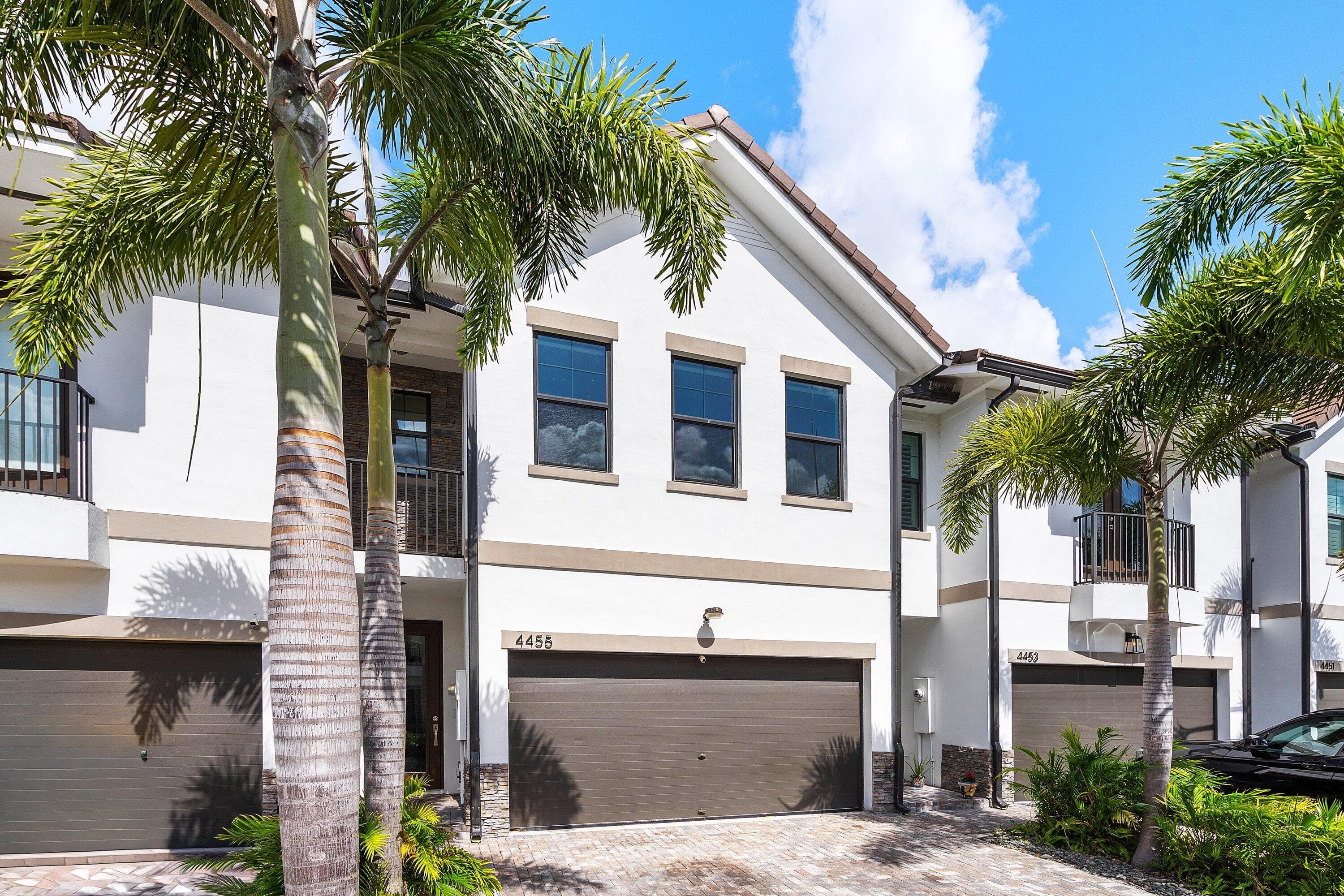 4455 E Aqua Bella Lane, Dania Beach, FL 33312 — photo 2 of 38