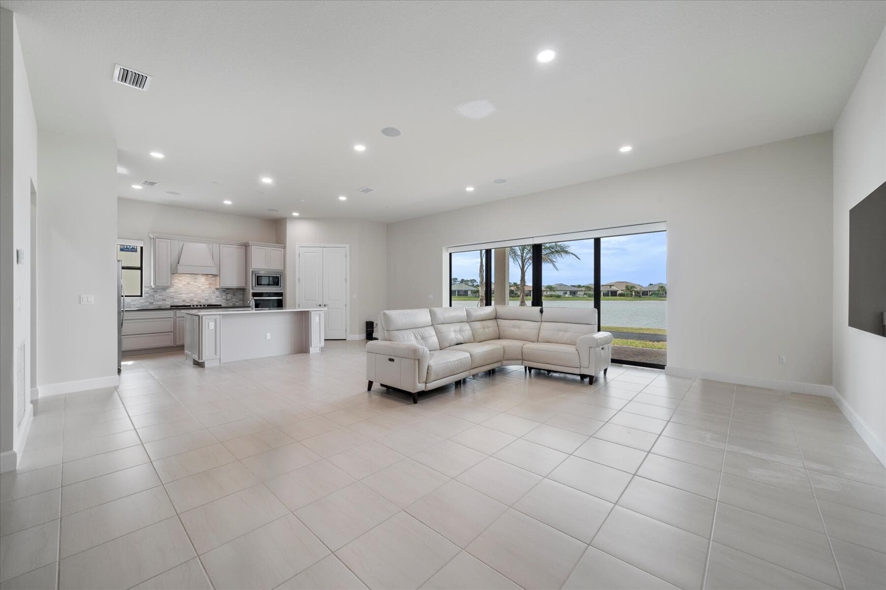 818 SE Courances Drive, Port St. Lucie, FL 34984 — photo 11 of 41