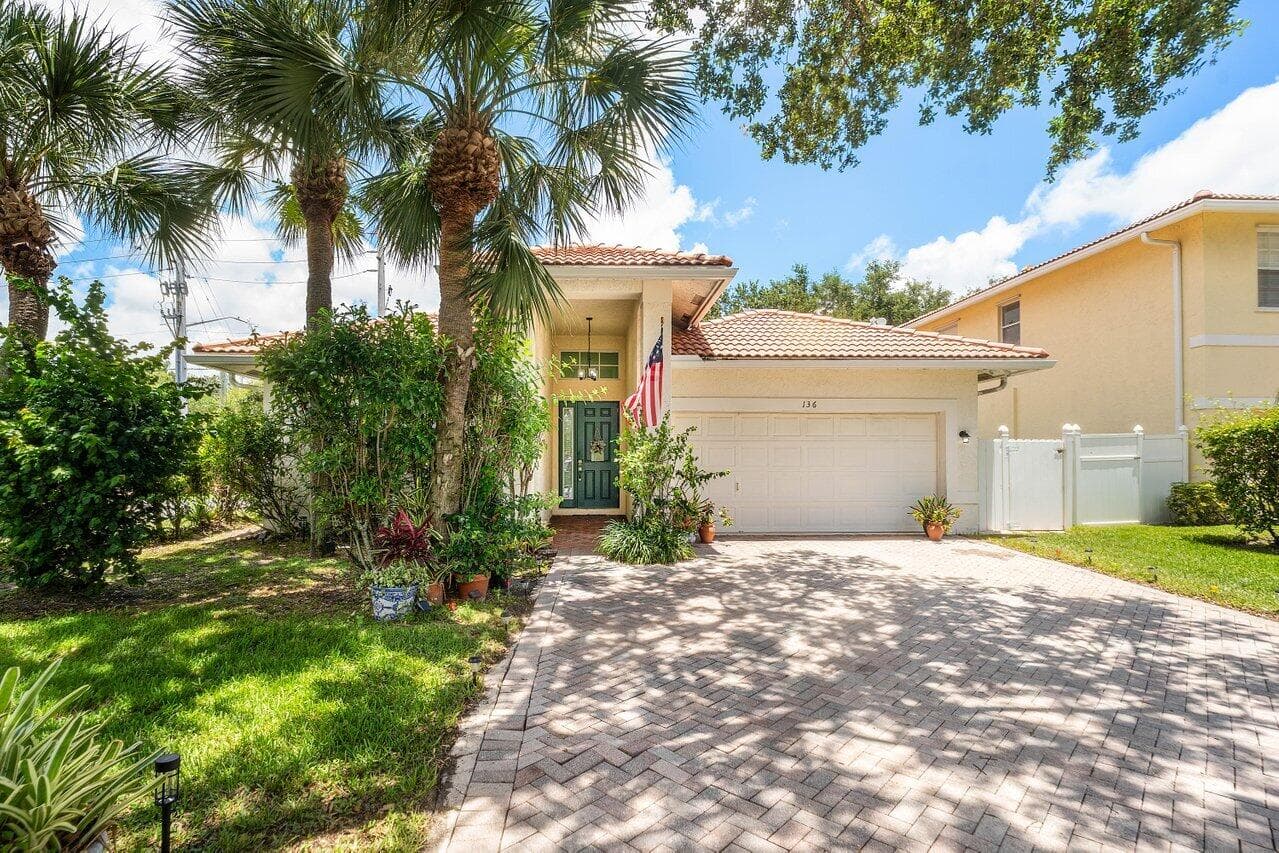 136 Hidden Hollow Terrace, Palm Beach Gardens, FL 33418 — photo 1 of 30