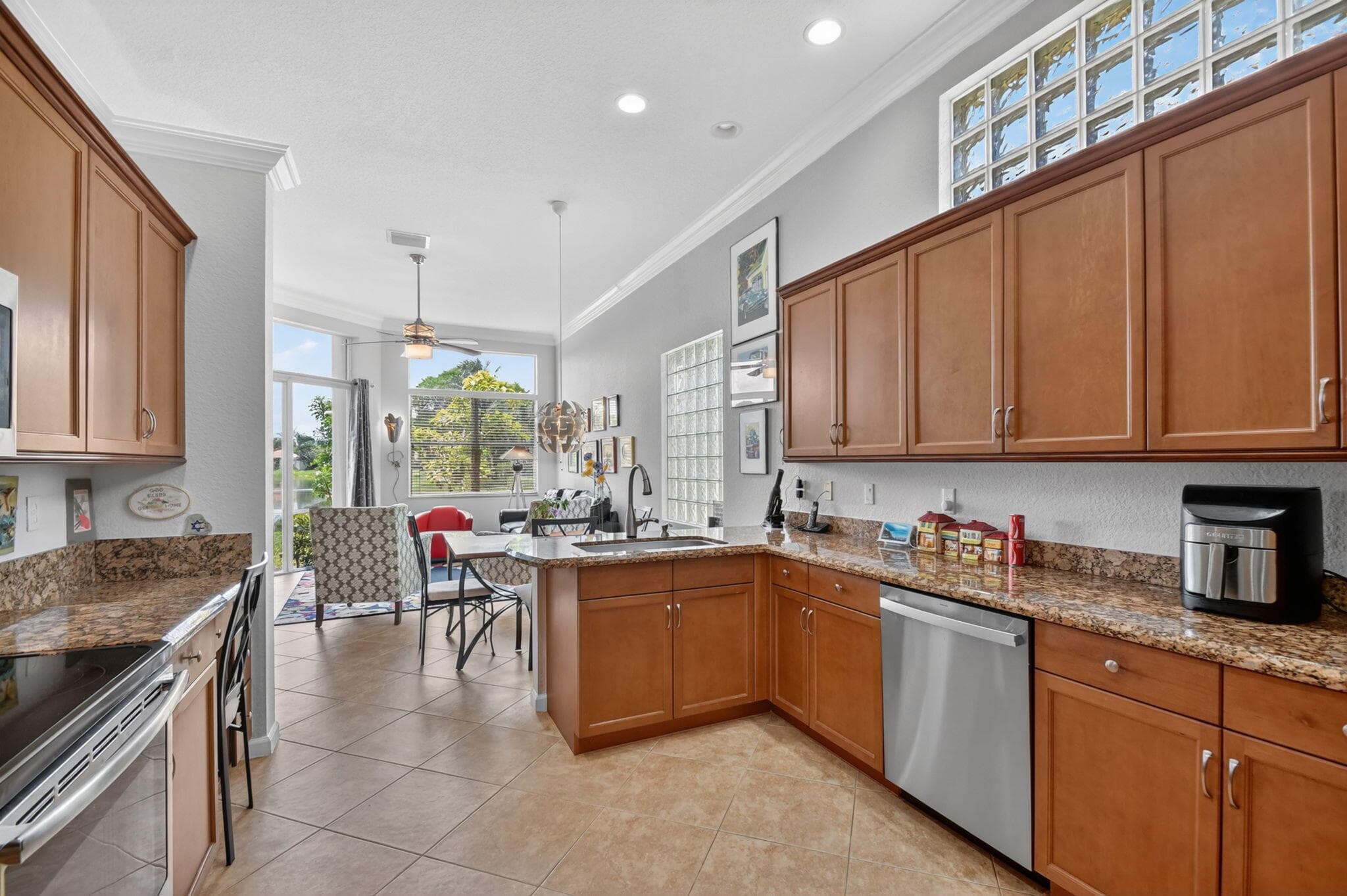 8553 E Via Grande E, Wellington, FL 33411 — photo 14 of 86