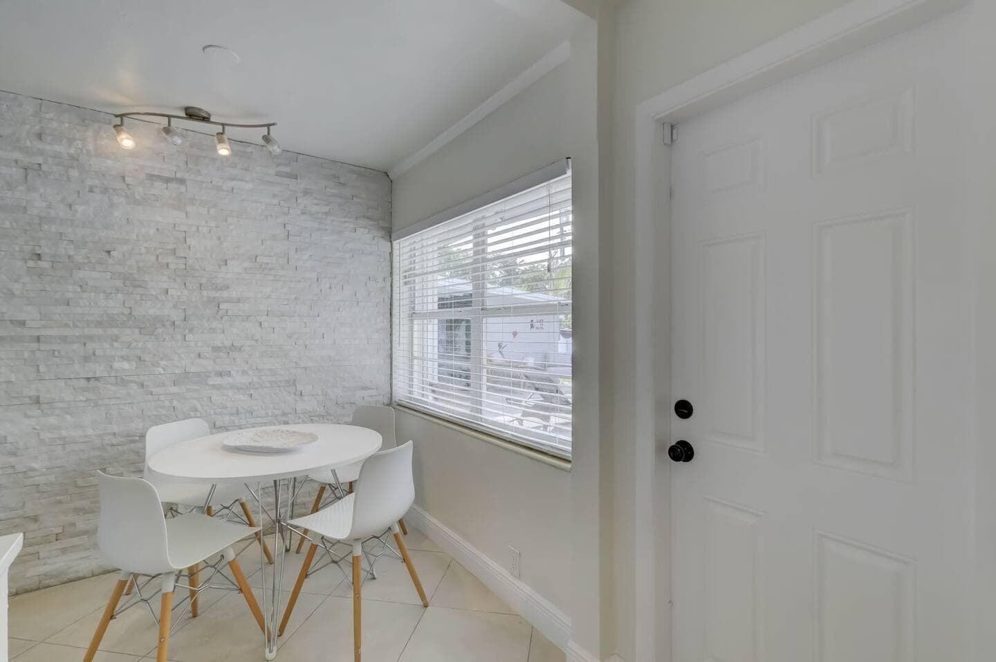 2740 NE 30th Place 1-2, Fort Lauderdale, FL 33306 — photo 14 of 23