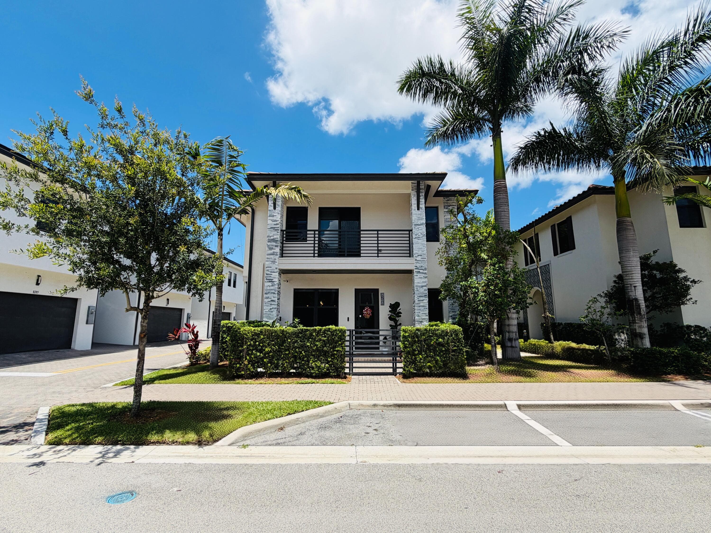 8288 NW 44th Terrace, Doral, FL 33166 — photo 2 of 68