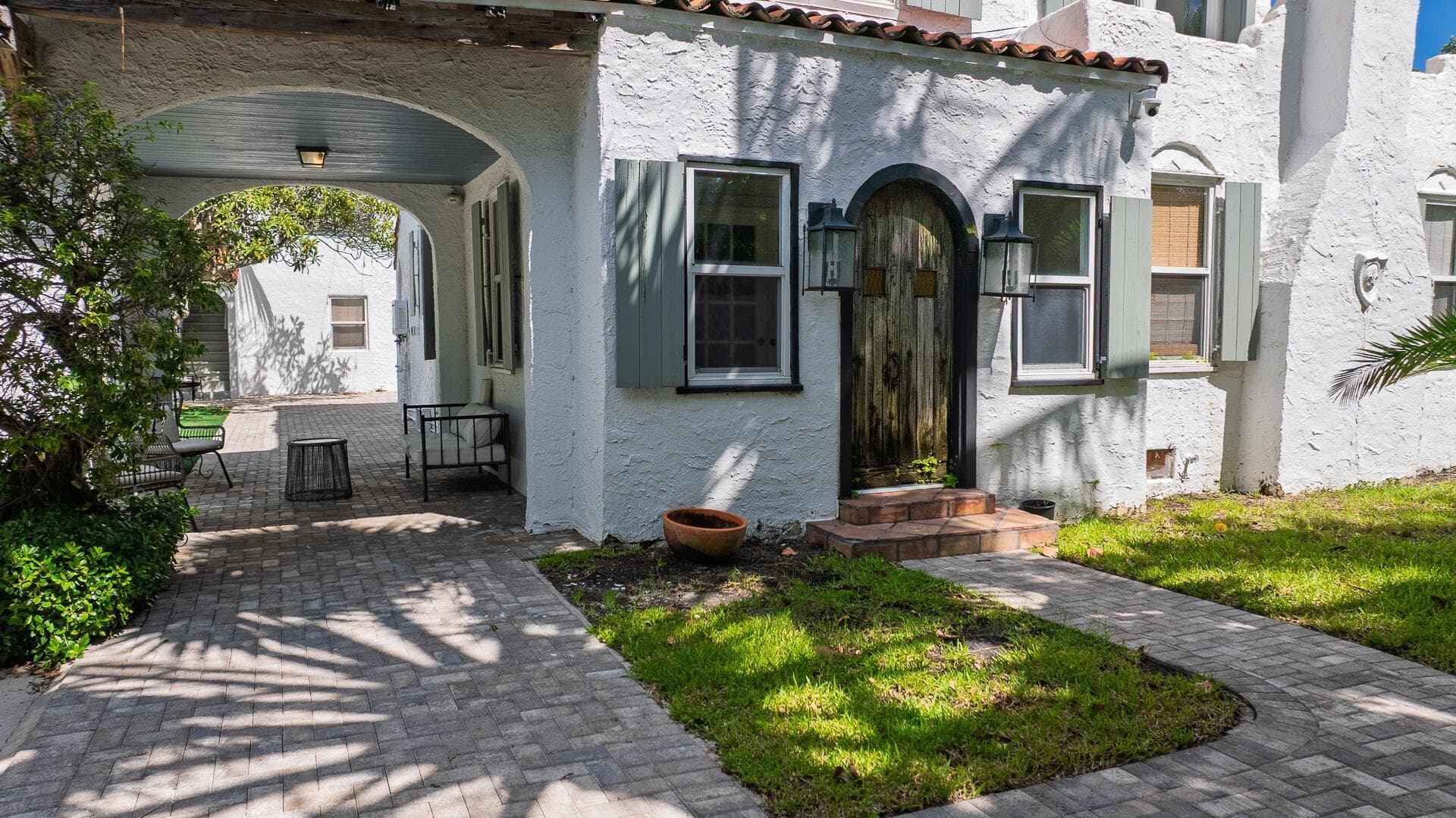 717 Forest Hill Boulevard, West Palm Beach, FL 33405 — photo 11 of 71