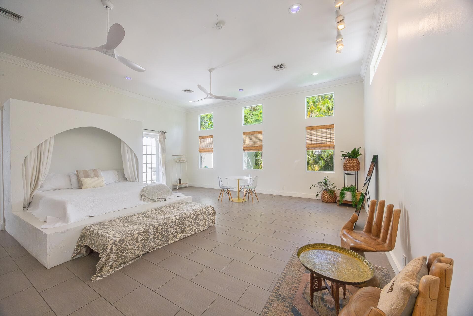 717 Forest Hill Boulevard, West Palm Beach, FL 33405 — photo 14 of 71