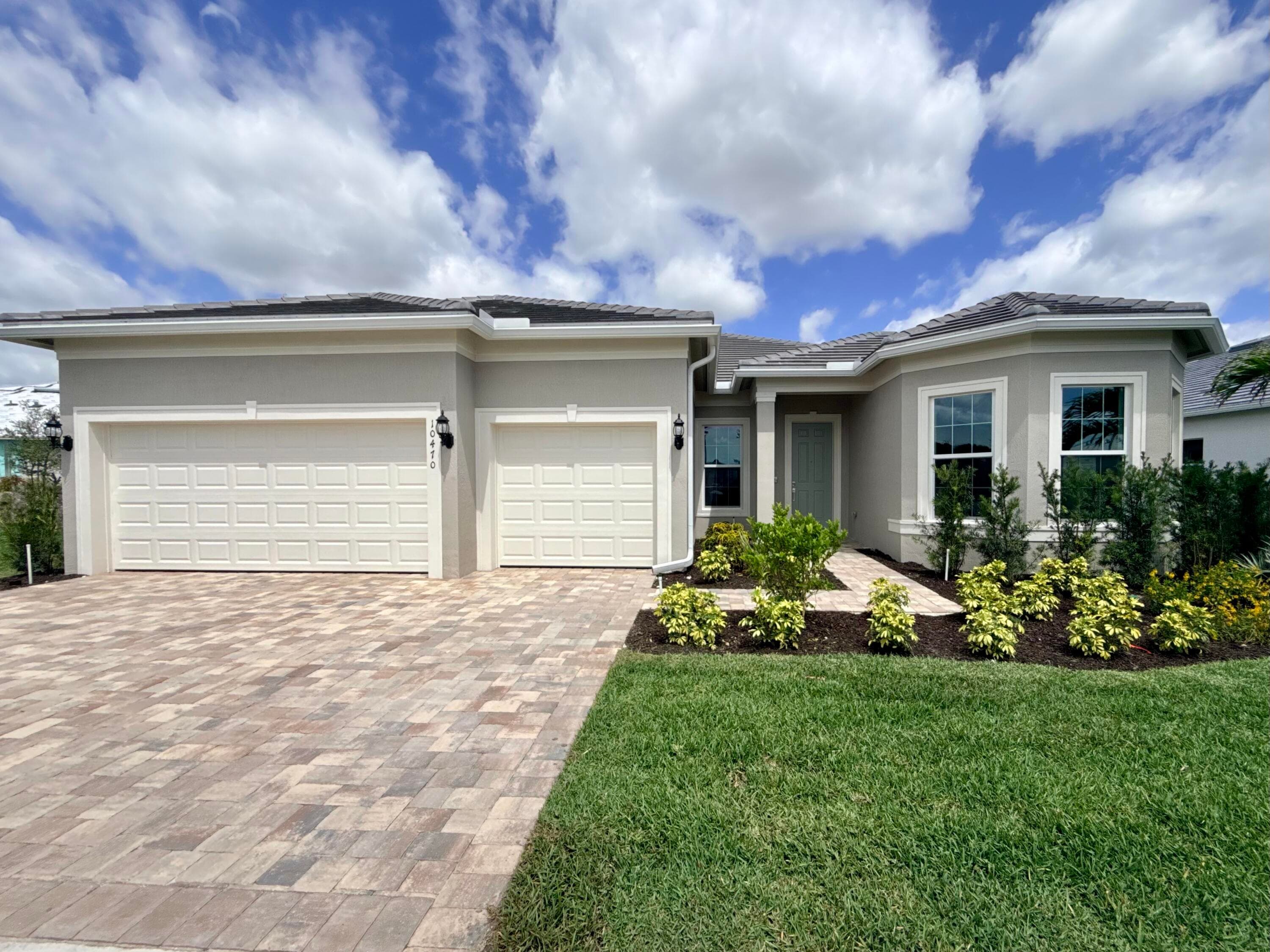 10470 SW Highpointe Drive 127, Stuart, FL 34997 — photo 2 of 30