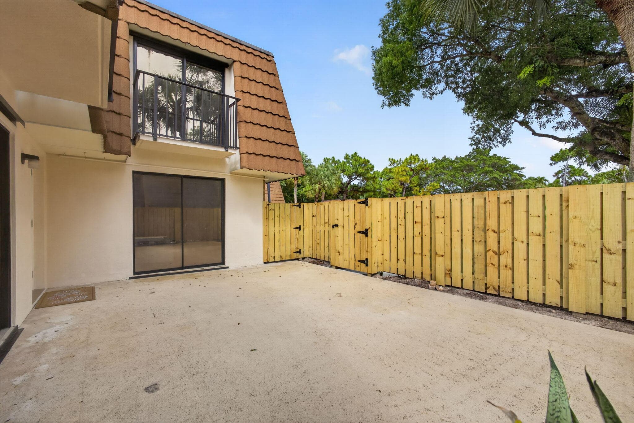 183 Charter Way, West Palm Beach, FL 33407 — photo 2 of 41