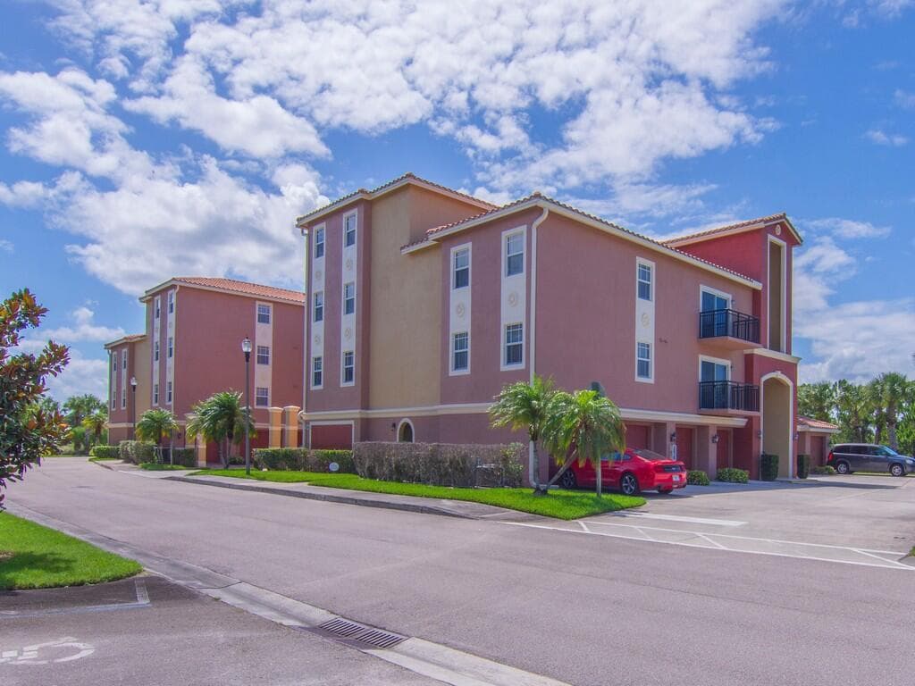 4190 Gator Greens Way 32, Fort Pierce, FL 34982 — photo 2 of 40