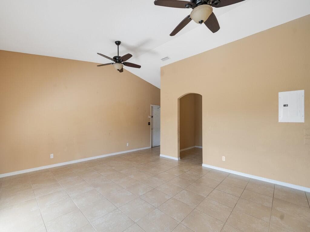 4190 Gator Greens Way 32, Fort Pierce, FL 34982 — photo 10 of 40