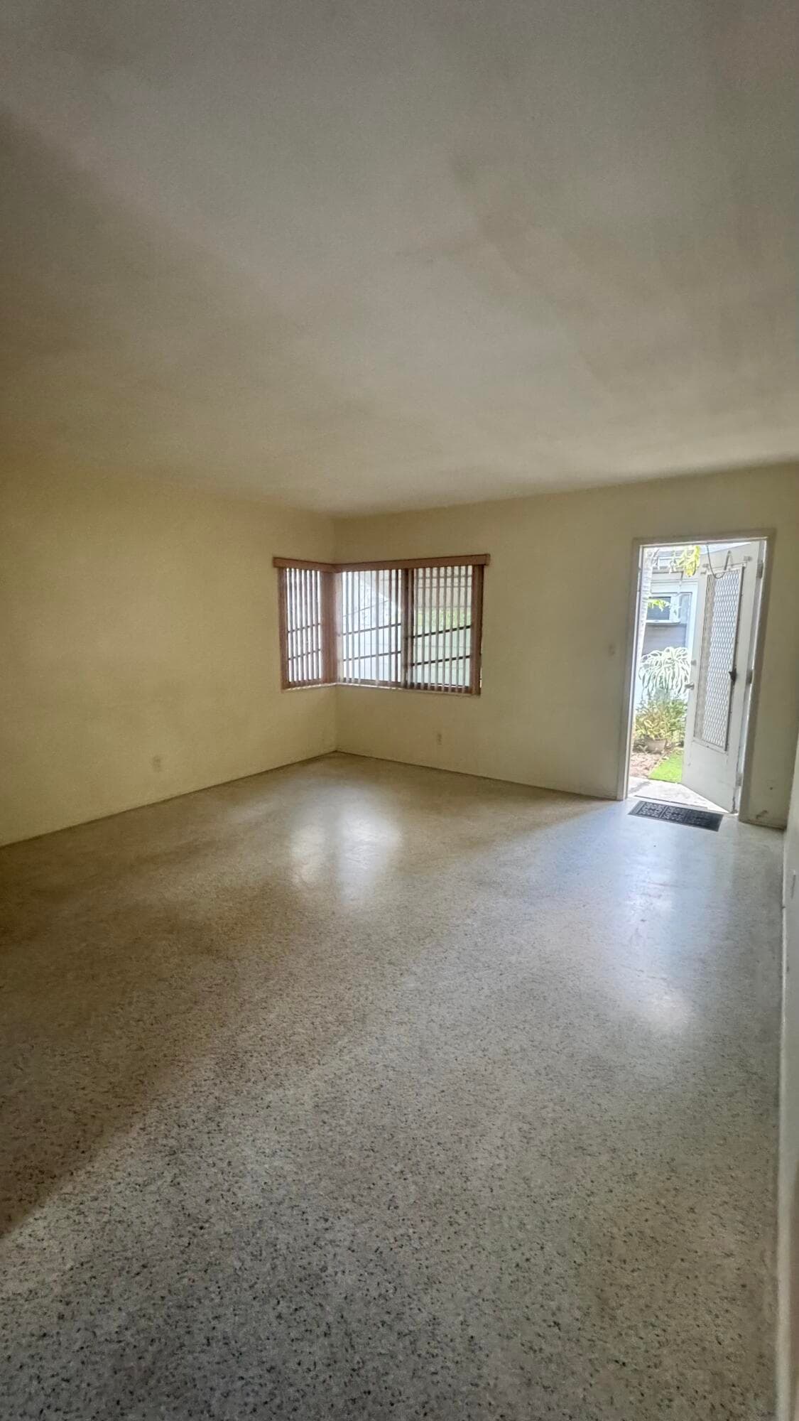 717 NE 5th Avenue 2, Fort Lauderdale, FL 33304 — photo 10 of 13