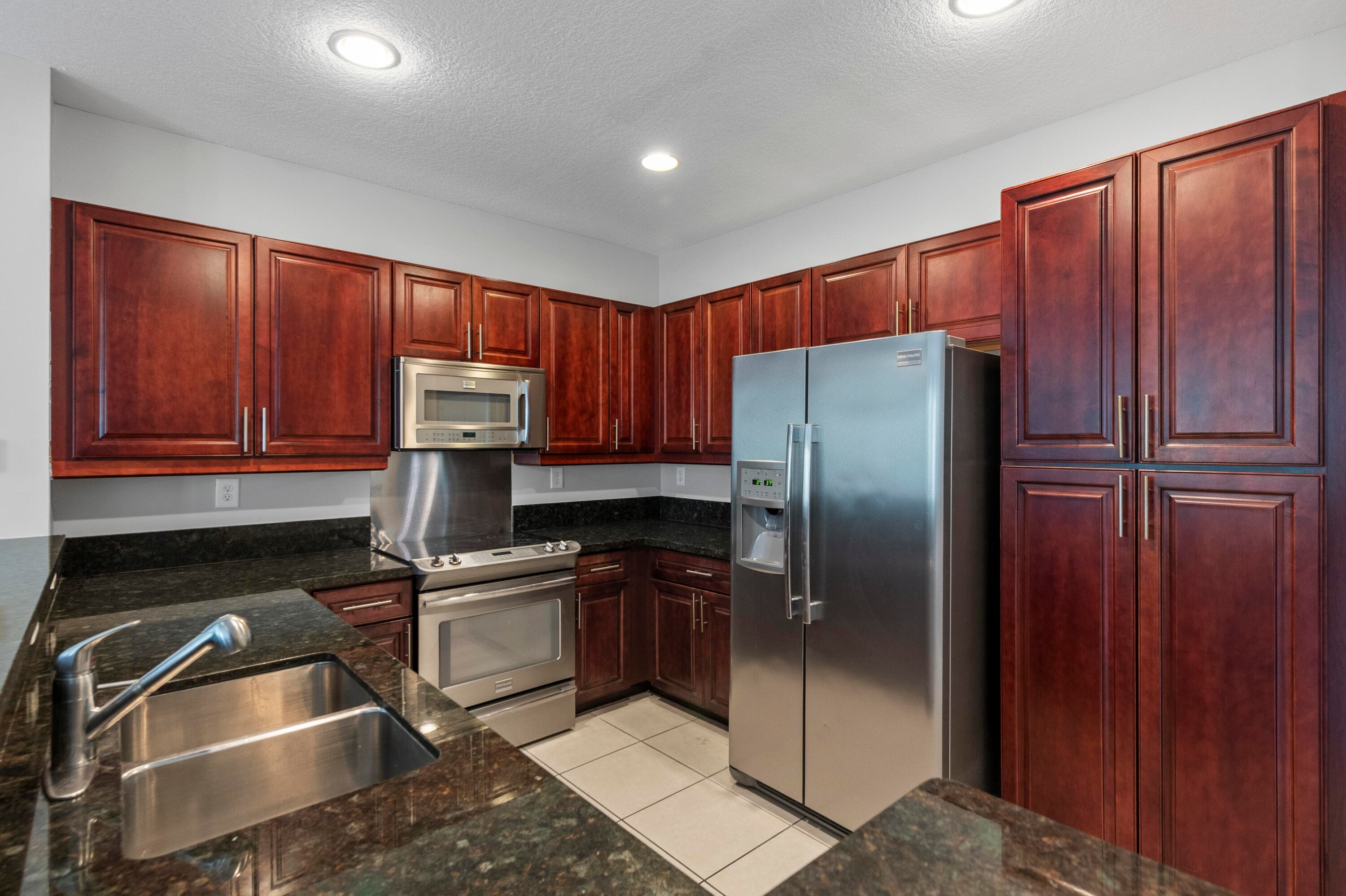 3238 SW 16th Terrace 3238, Fort Lauderdale, FL 33315 — photo 3 of 32